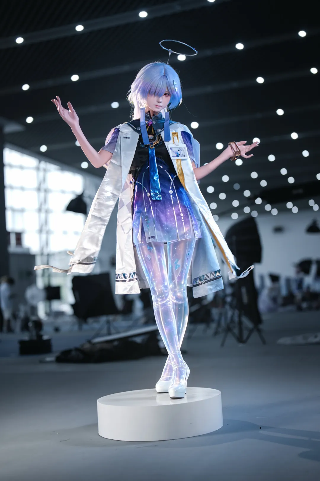 【莫宁cos】鸣潮漫展场照，镭射星空与机械光环的碰撞 - 第 7 张