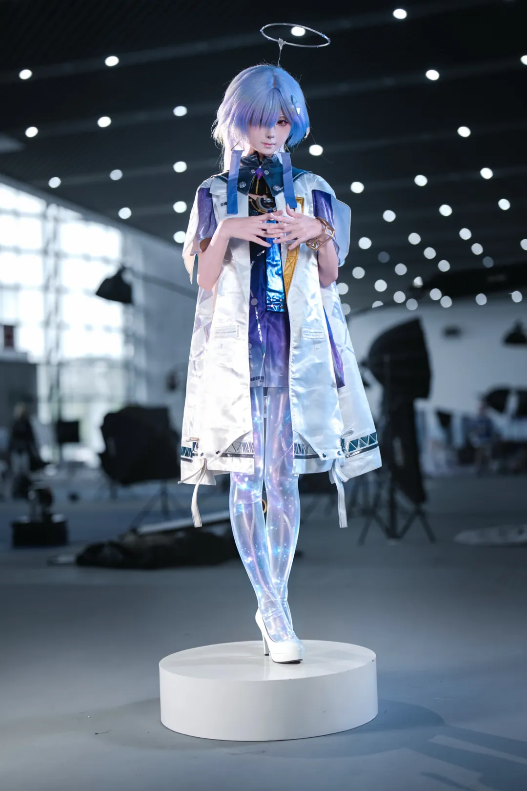 【莫宁cos】鸣潮漫展场照，镭射星空与机械光环的碰撞 - 第 8 张