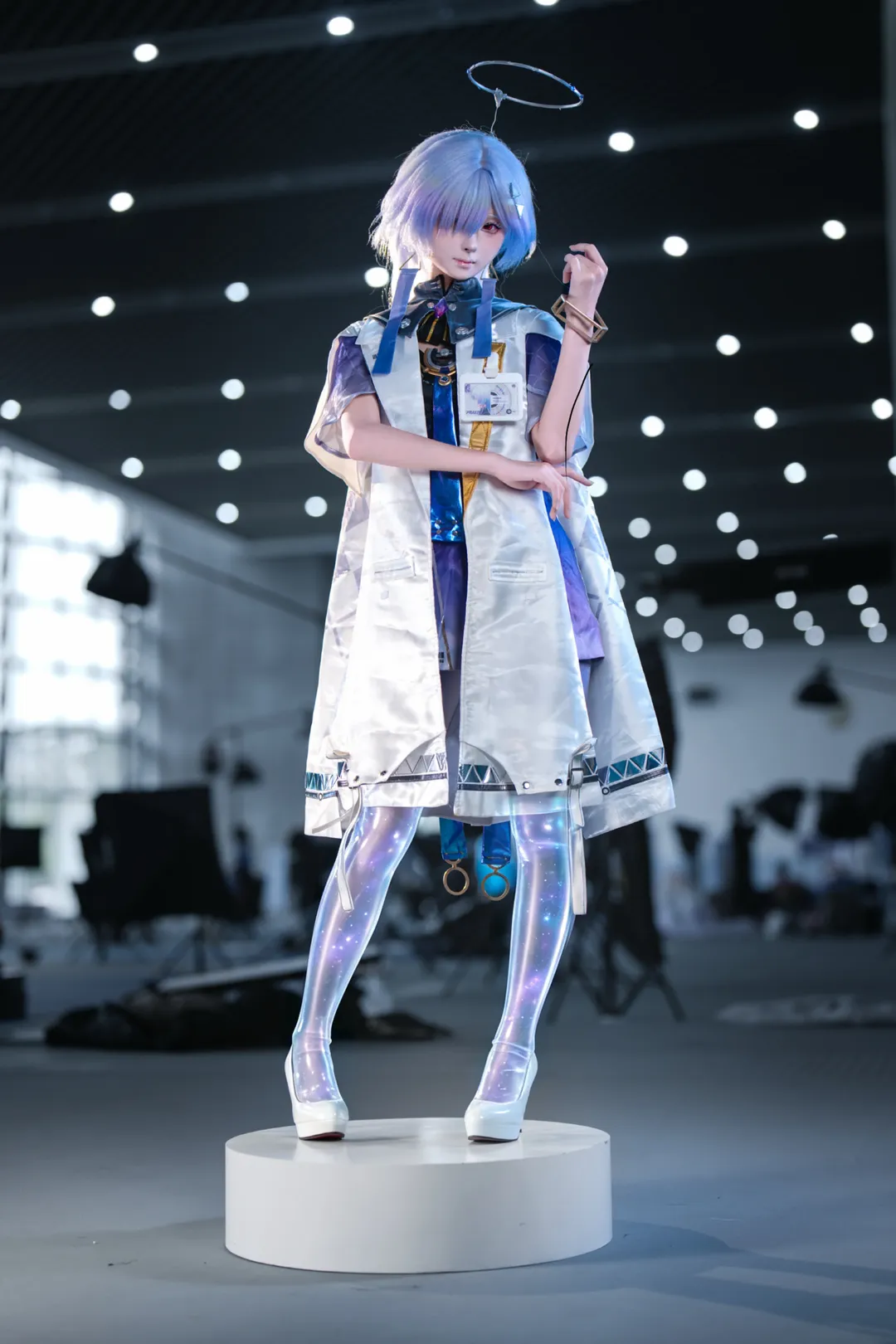 【莫宁cos】鸣潮漫展场照，镭射星空与机械光环的碰撞 - 第 9 张