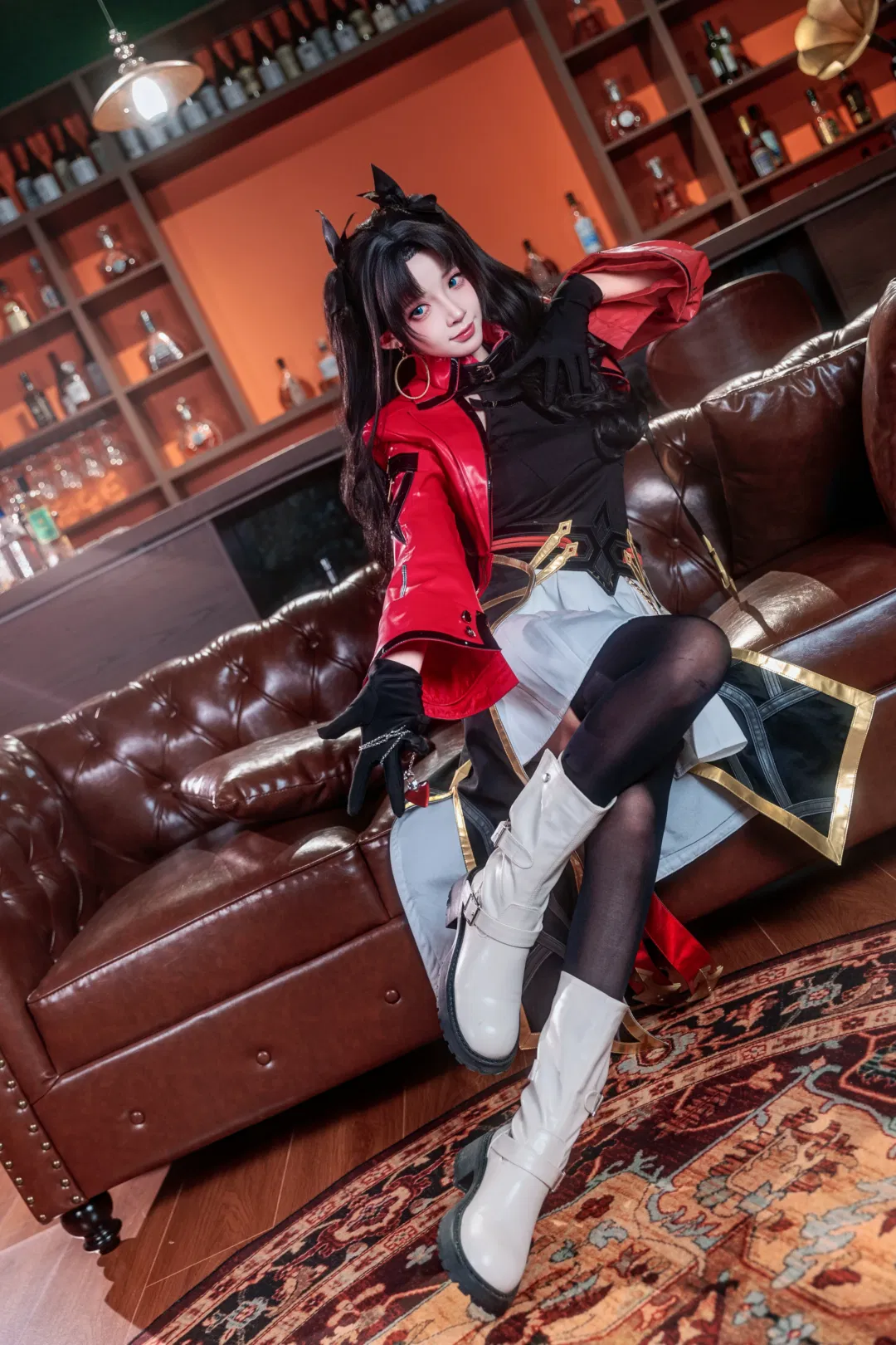 【远坂凛cos】fate魔术师的酒吧夜，红皮衣与黑丝的碰撞 - 第 2 张