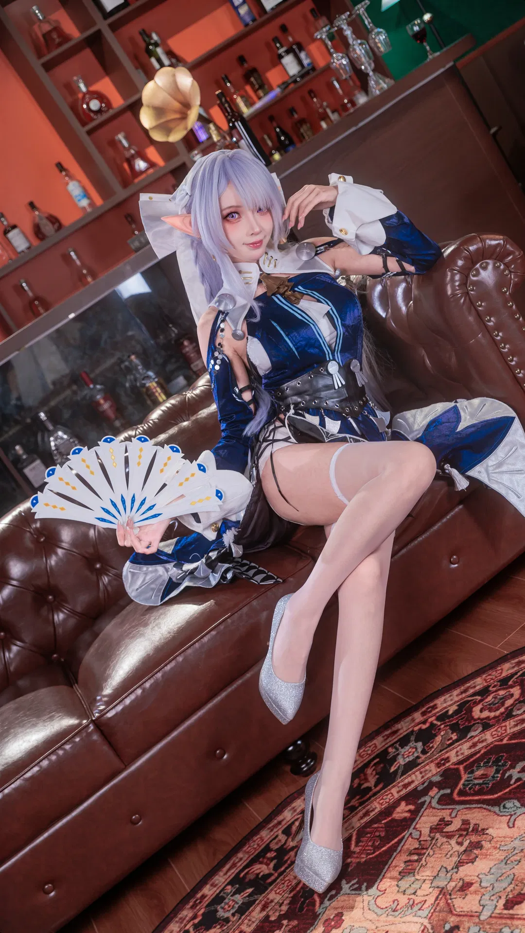 【維琳娜cos】絕區零夜色酒吧裡的摺扇與白絲 - 第 1 張
