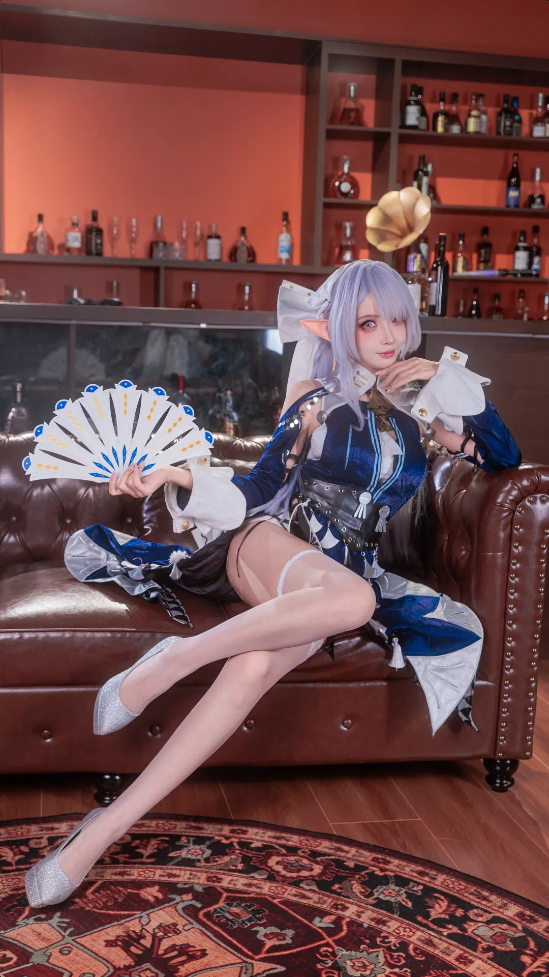【維琳娜cos】絕區零夜色酒吧裡的摺扇與白絲 - 第 5 張
