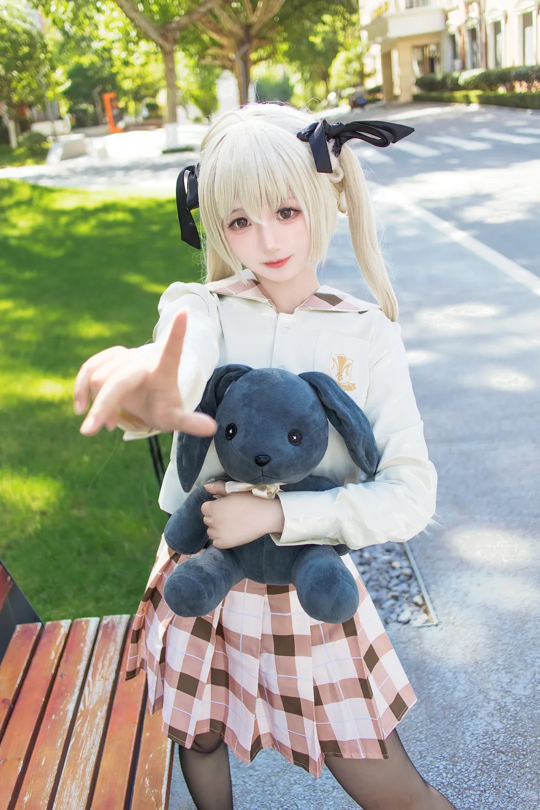 【穹妹cos】週末公園長椅上的那一抹陽光 - 第 1 張