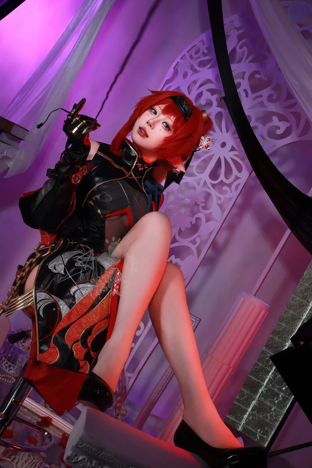 【吟霖cos】鸣潮神秘女特工的暗调质感大片 - 第 2 张