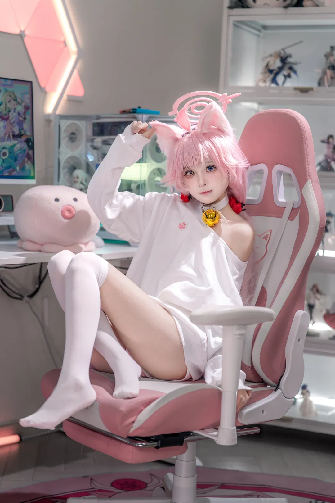 【小鸟游星野cos】蔚蓝档案猫猫前辈的电竞慵懒时间 - 第 7 张