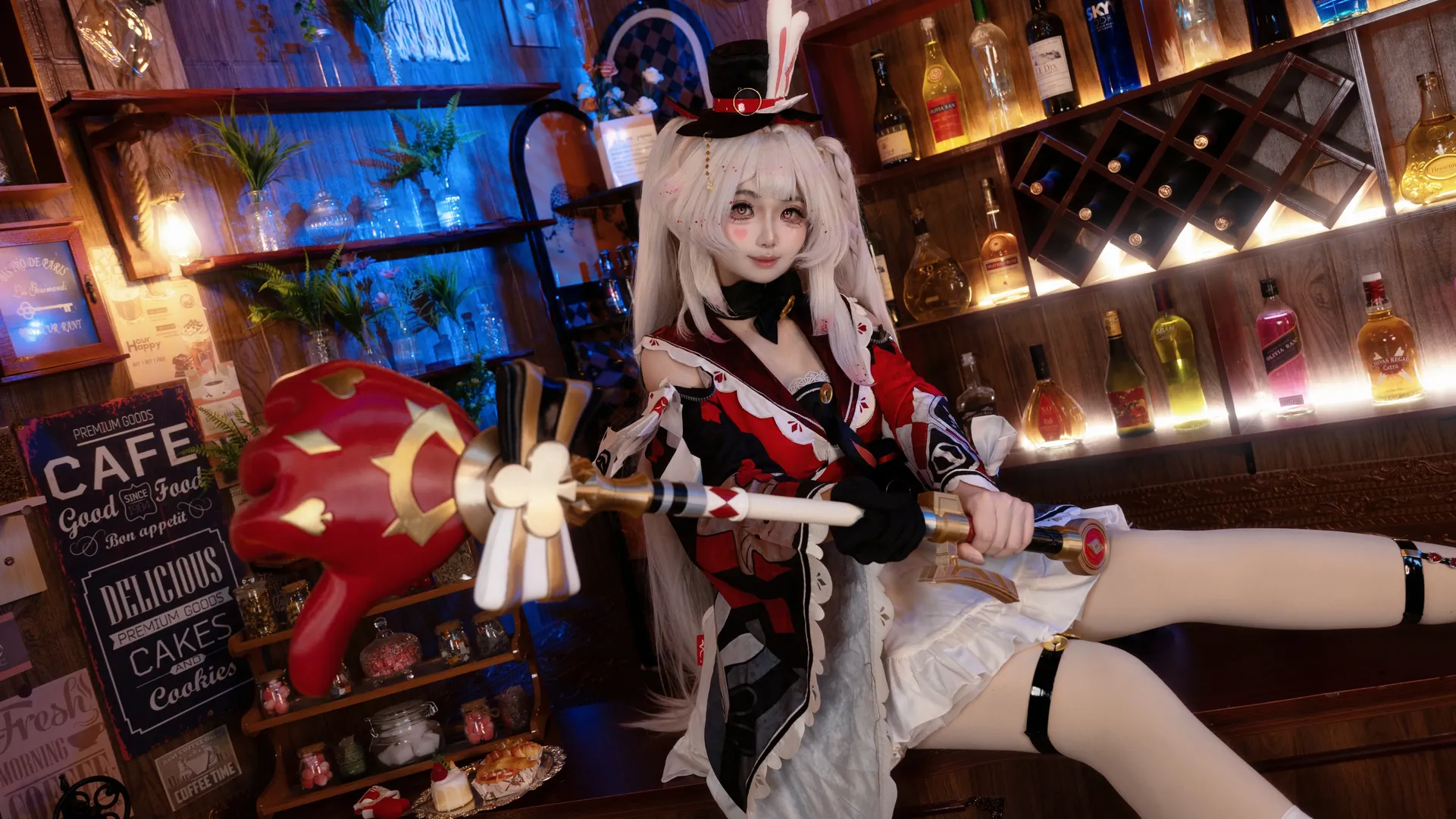 崩坏星穹铁道火花cos 复古吧台兔耳少女 - 第 1 张