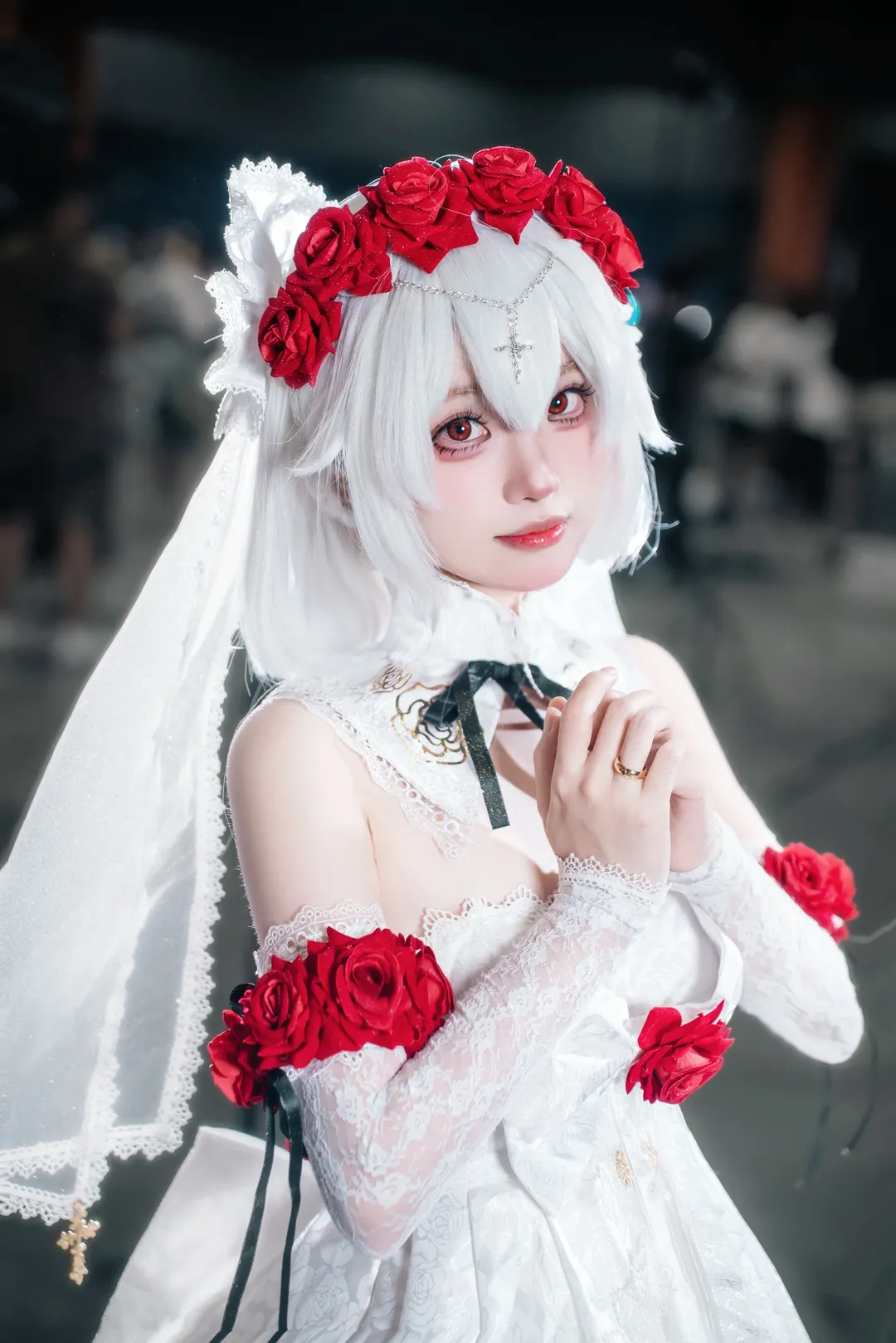 【德丽莎cos】崩坏3月下初拥的白纱红玫瞬间 - 第 2 张