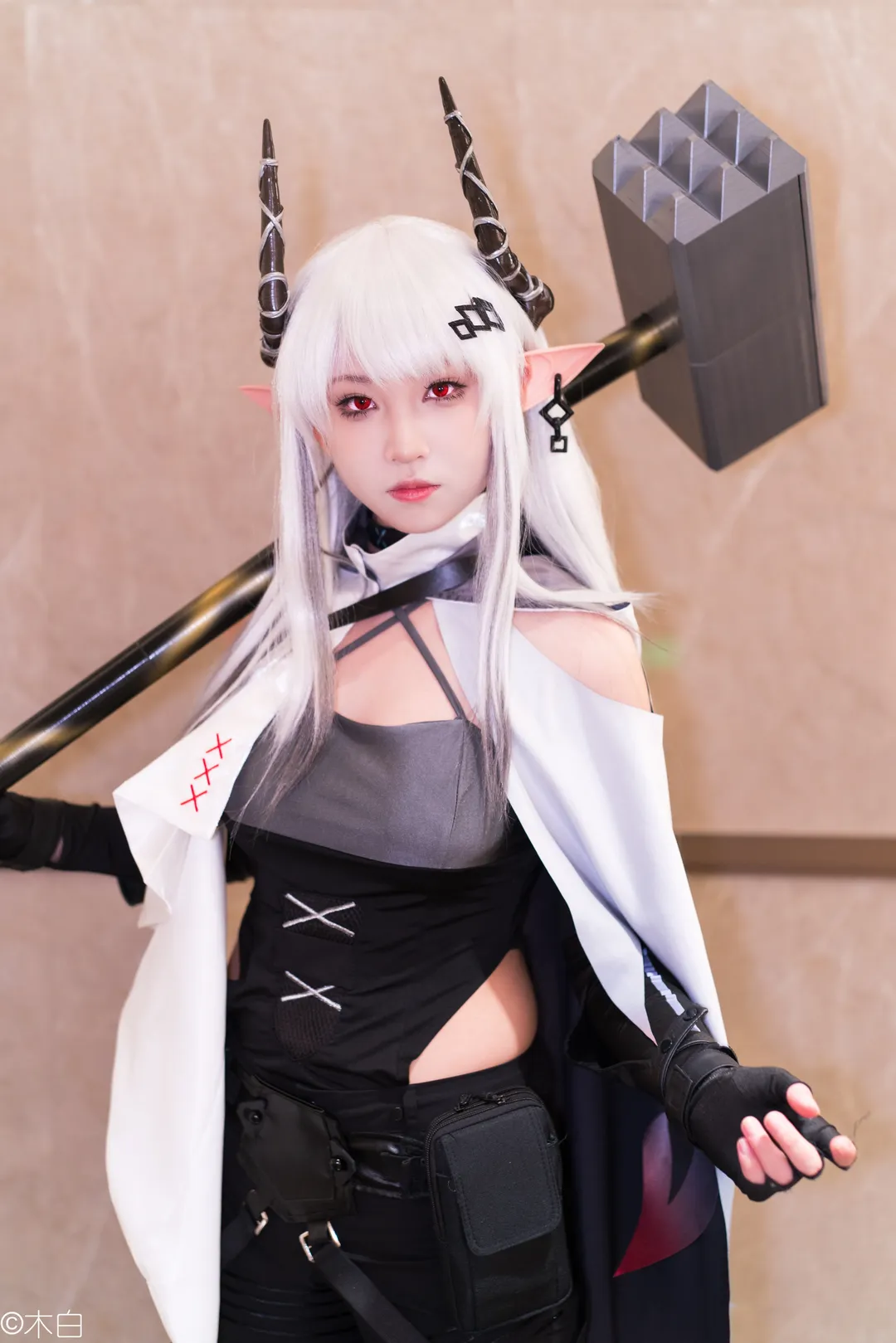 【泥岩cos】明日方舟的战术重装，分享漫展场照 - 第 1 张
