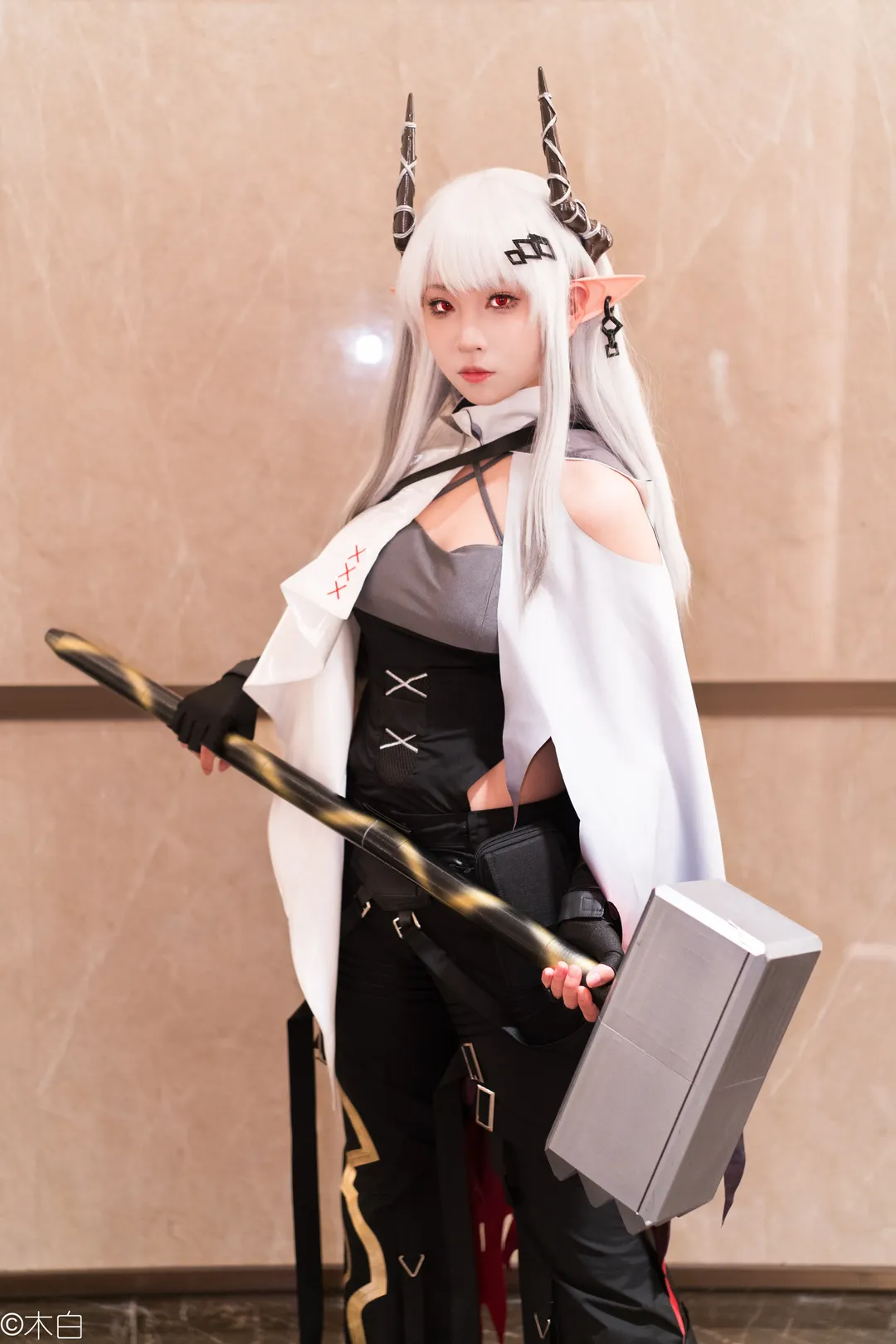 【泥岩cos】明日方舟的战术重装，分享漫展场照 - 第 2 张