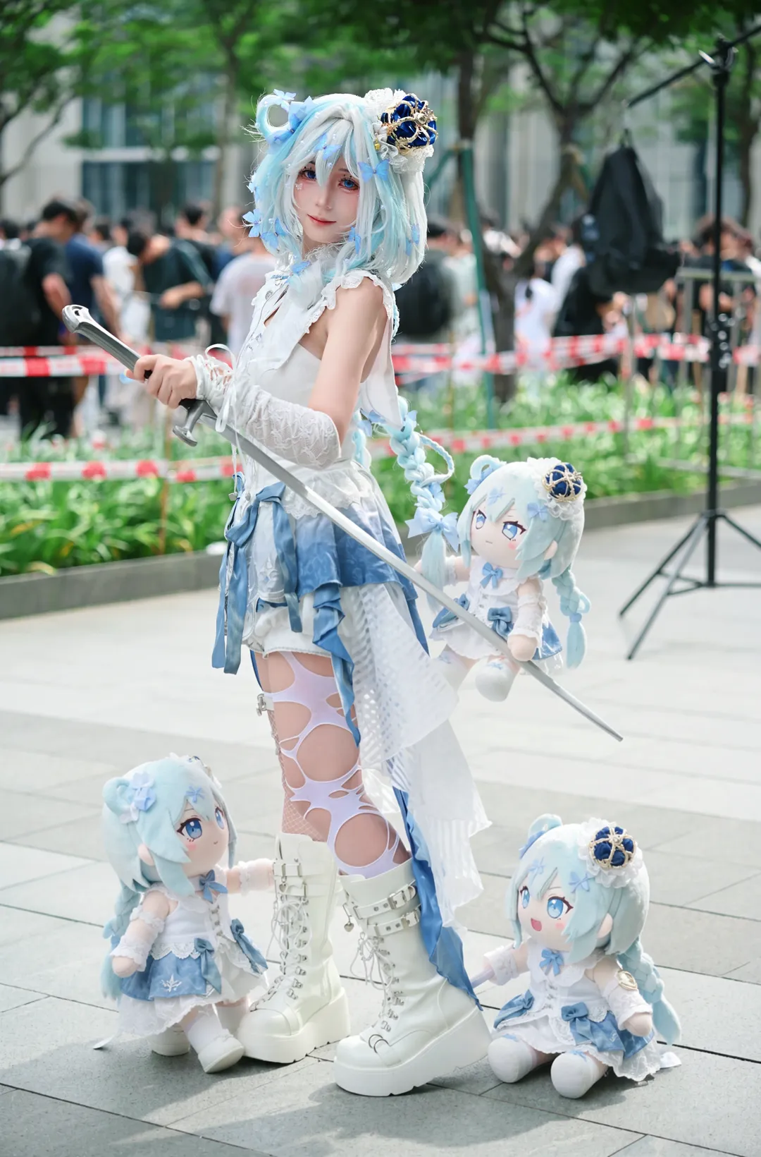【芙宁娜cos】原神私设，萤火虫漫展上的蓝白英姿 - 第 1 张