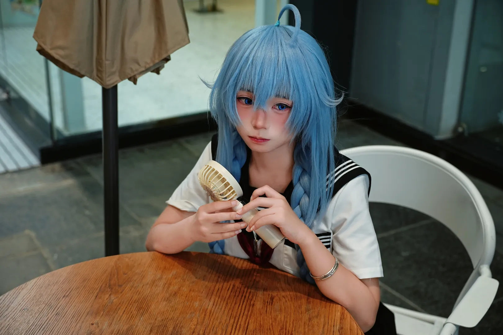 【洛琪希cos】无职转生 水手服蓝发魔法师的慵懒瞬间 - 第 1 张