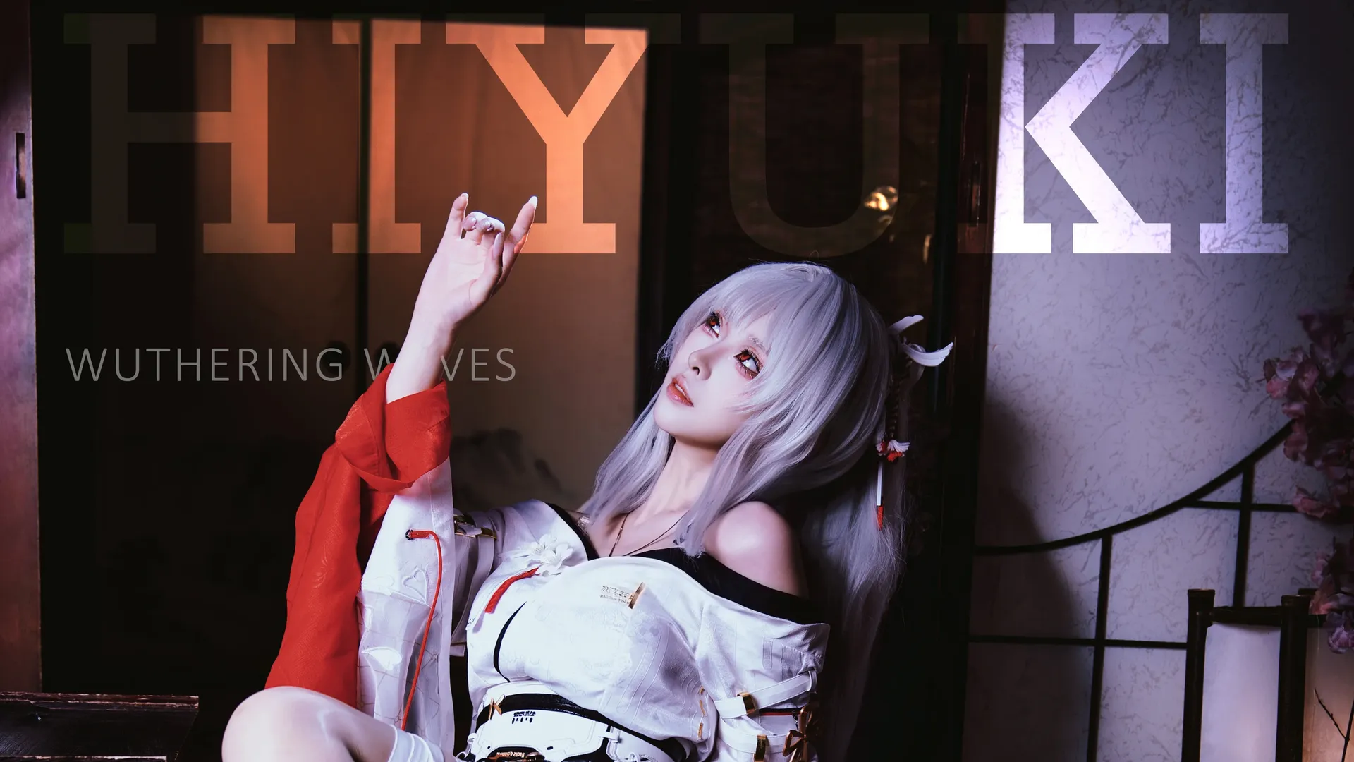 【绯雪cos】鸣潮绯雪新风格，红白和风与暗调光影的碰撞 - 第 1 张