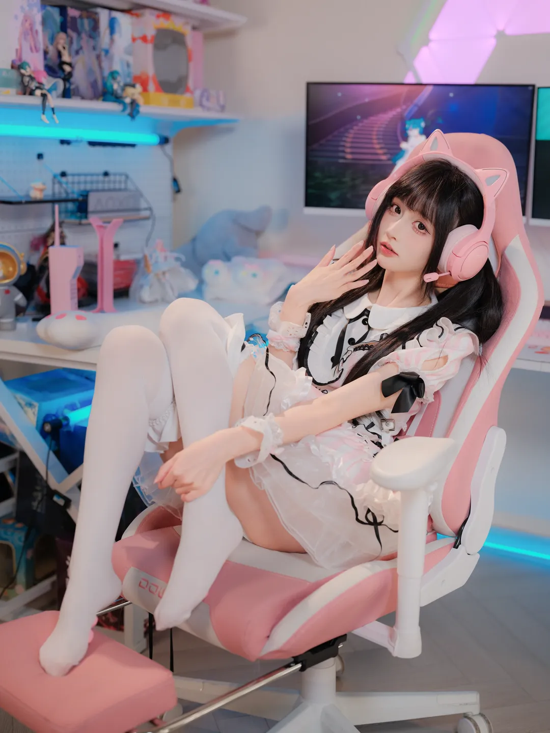 電競房裡的粉白女僕裝搭配分享 - 第 1 張