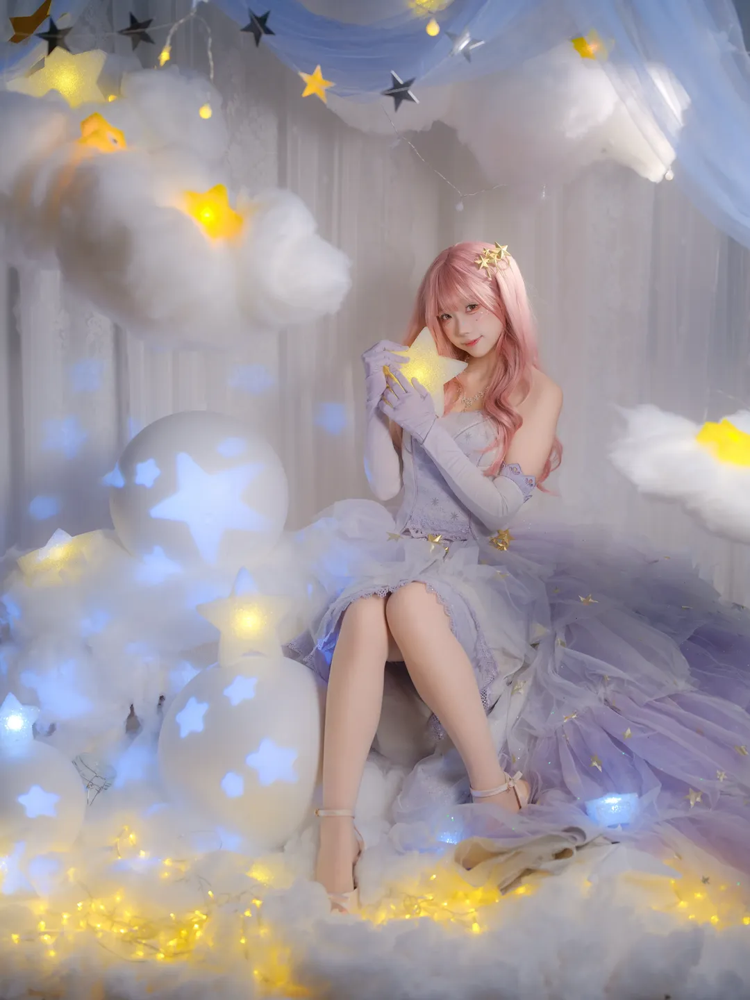 星空雲朵主題寫真，粉色長髮與紫紗裙的夢幻碰撞 - 第 2 張