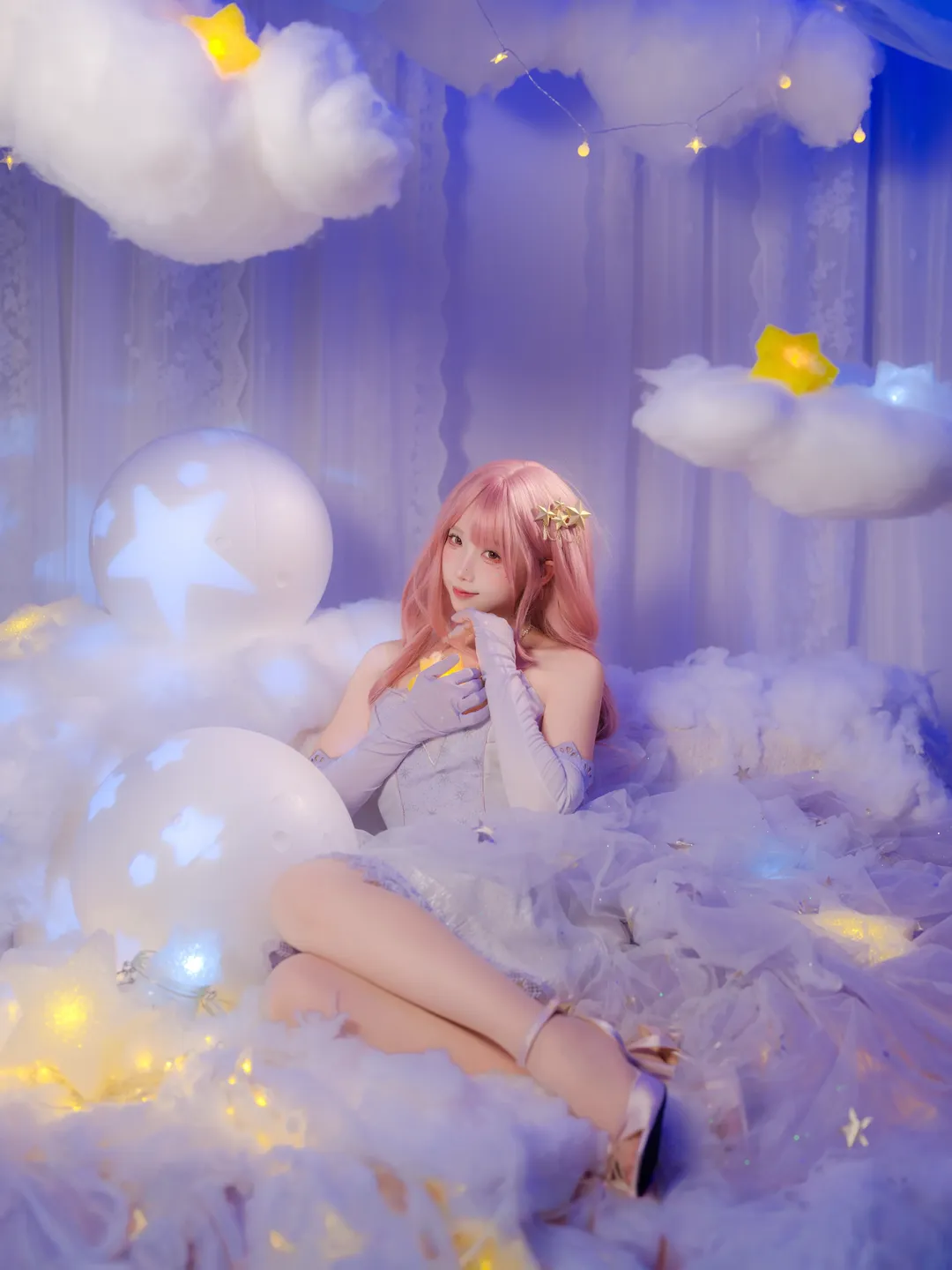 星空雲朵主題寫真，粉色長髮與紫紗裙的夢幻碰撞 - 第 9 張