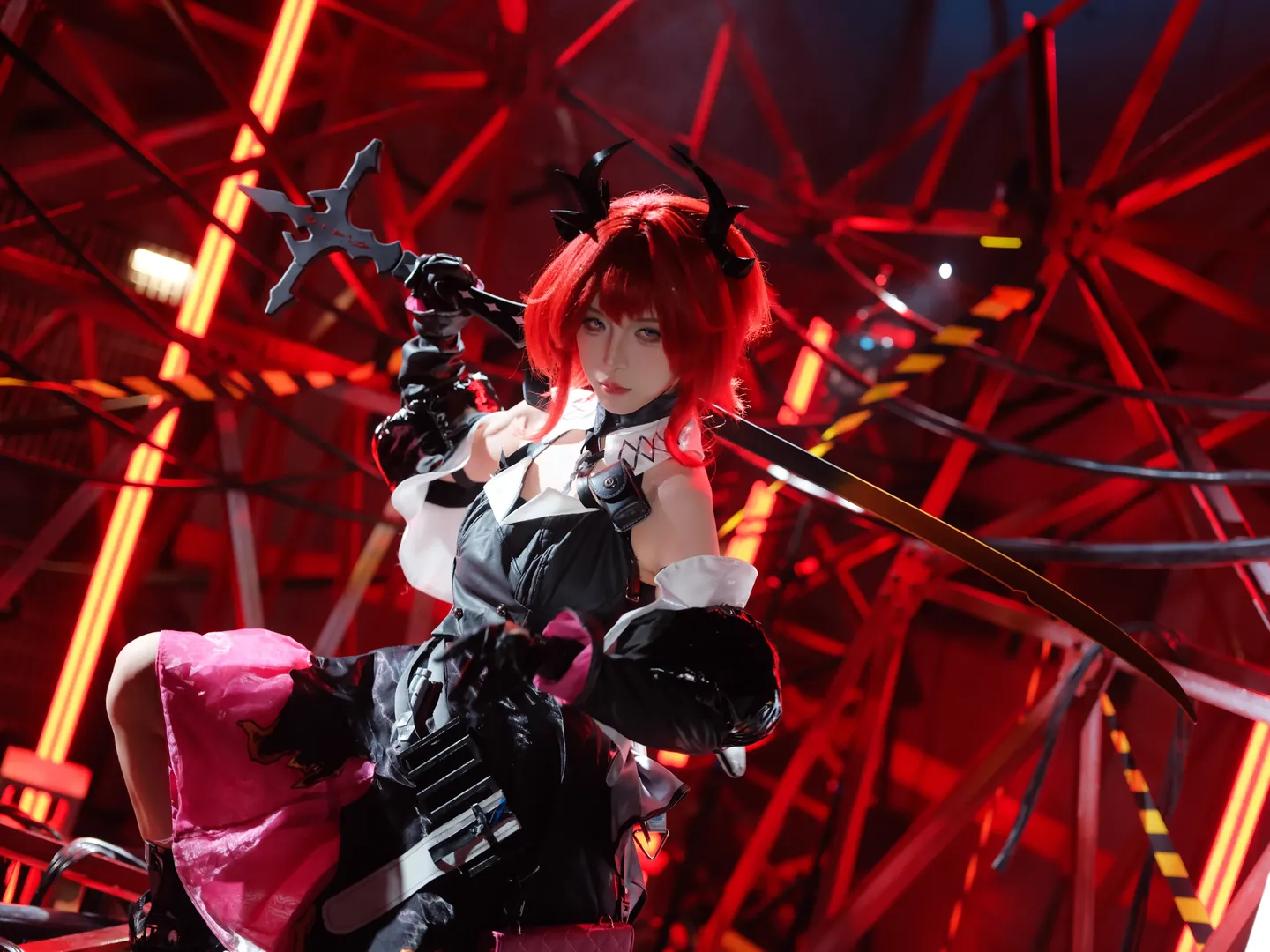 【萊萬汀cos】明日方舟紅髮惡魔的工業機械廢墟記錄 - 第 7 張