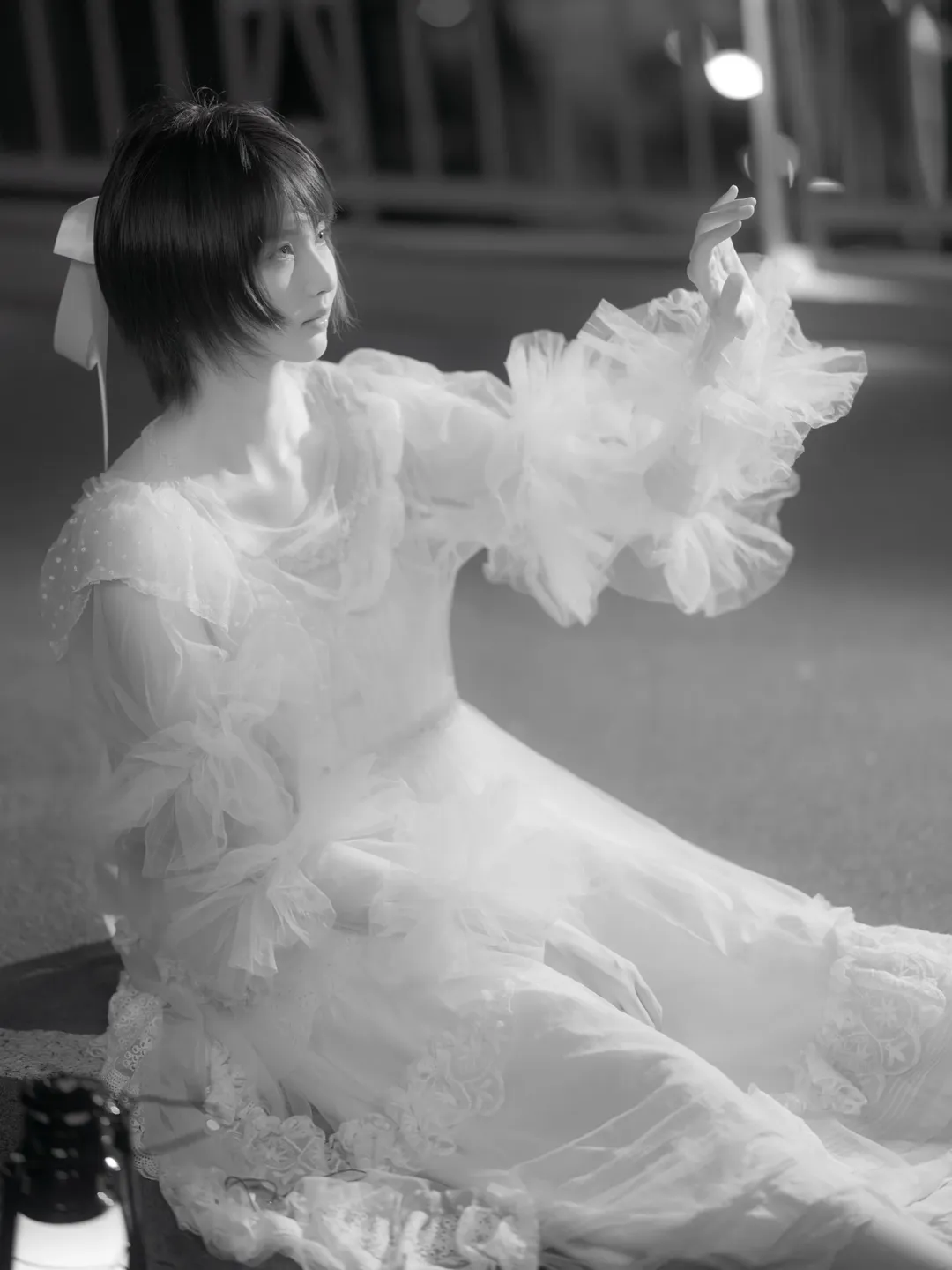 黑白蕾丝与提灯夜拍，夏夜晚风的氛围感记录 - 第 3 张