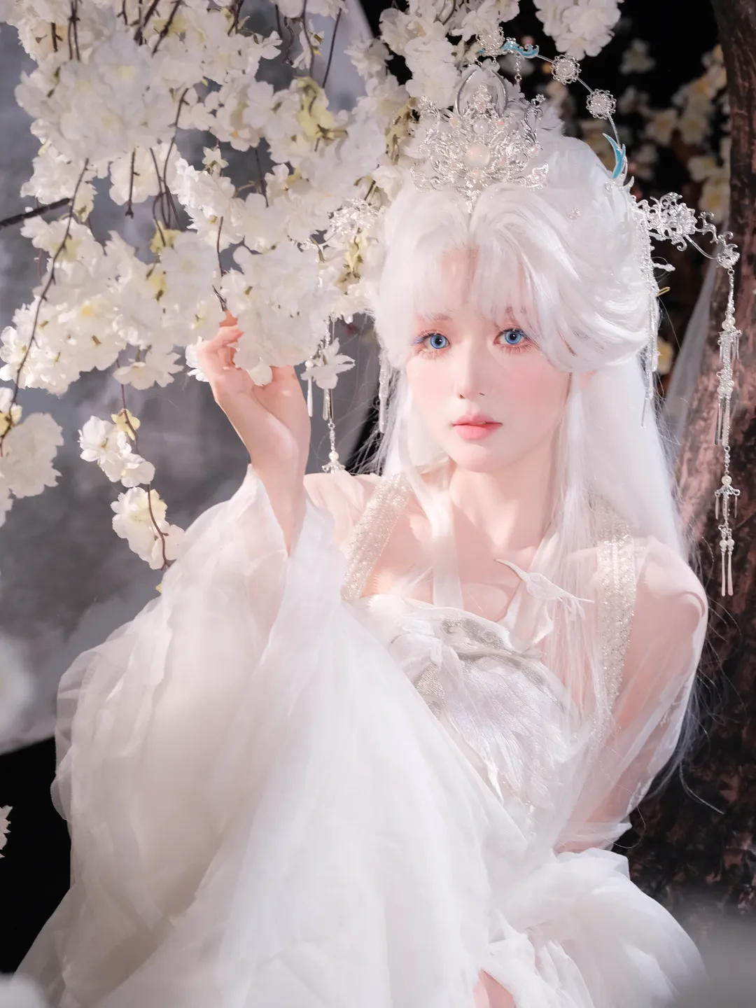 【越汐音cos】花亦山心之月白孔雀神女造型 - 第 4 张