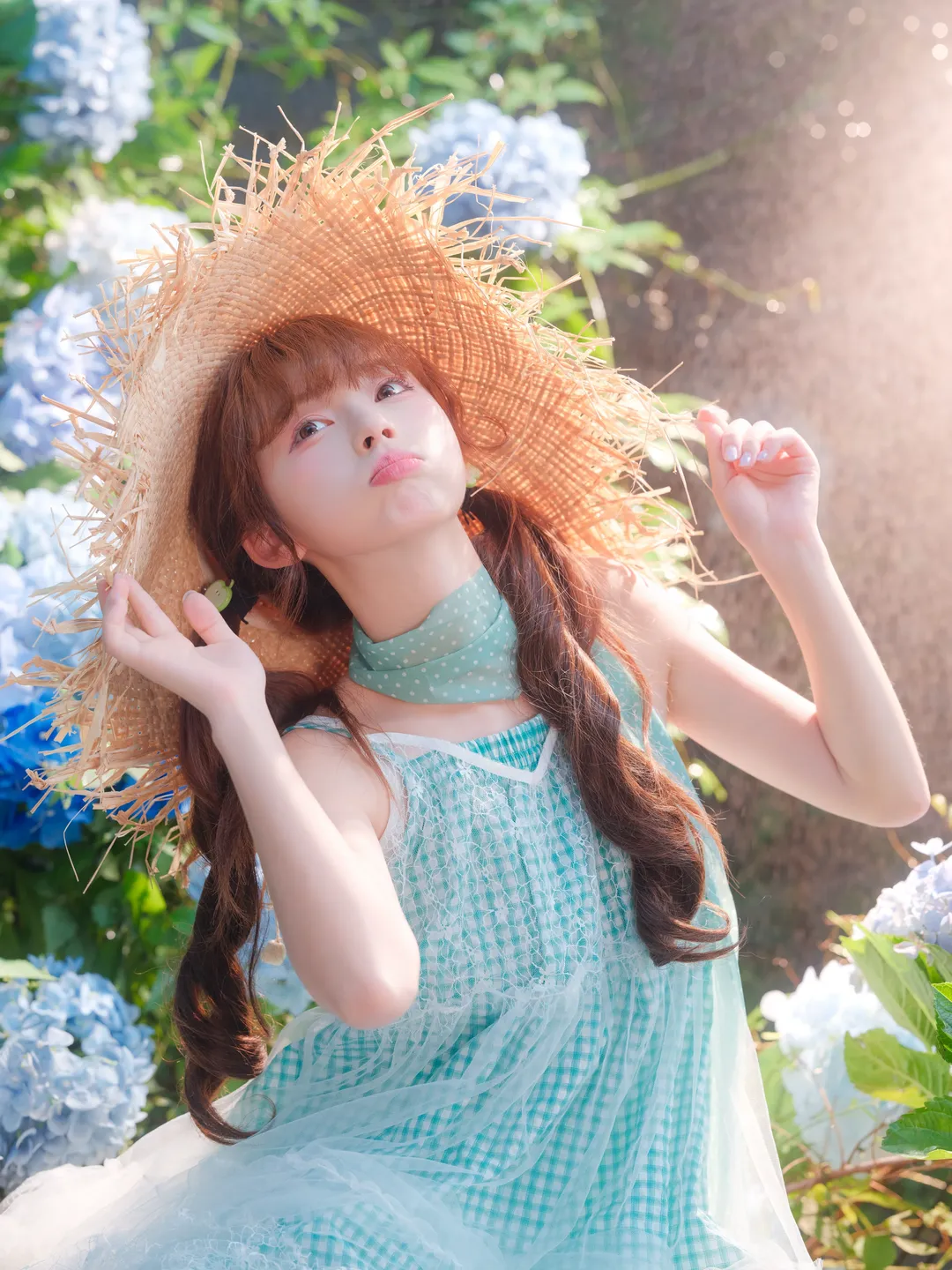 青苹果与蓝绣球的夏日花园，森系绿裙少女的摄影会记录 - 第 2 张