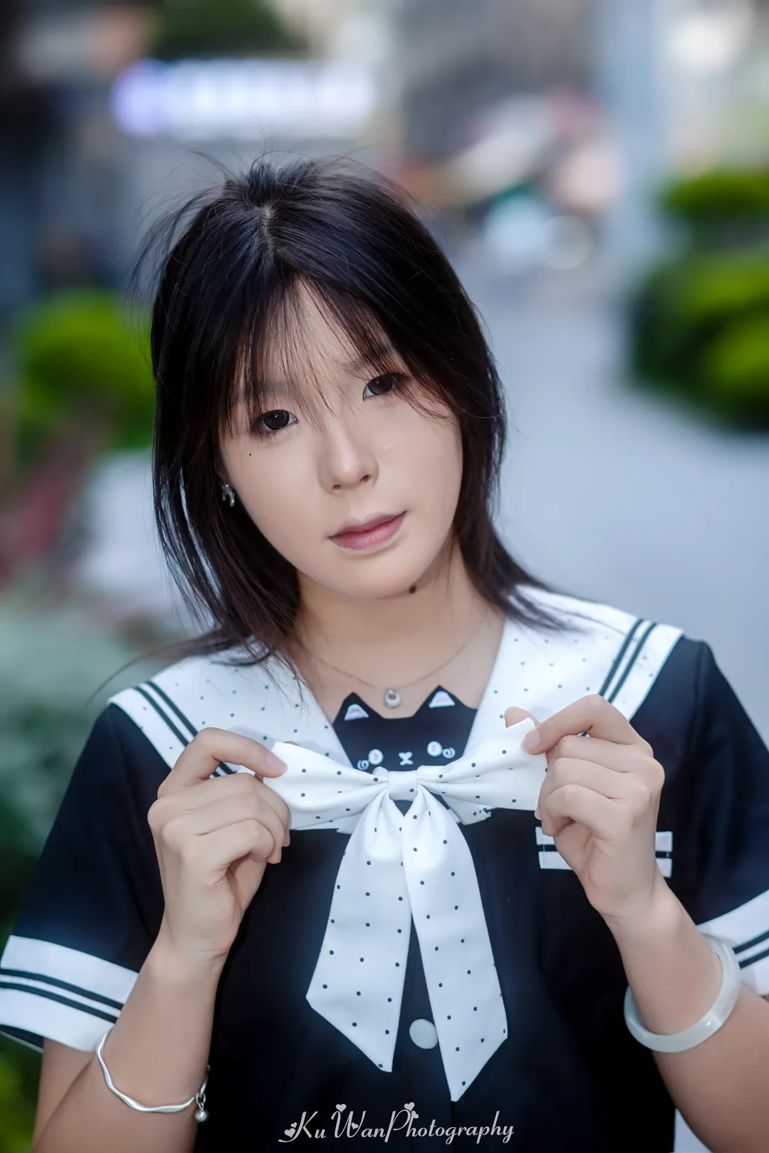 藏在街巷里的温柔学妹，水手服与猫咪元素的青春气息 - 第 3 张