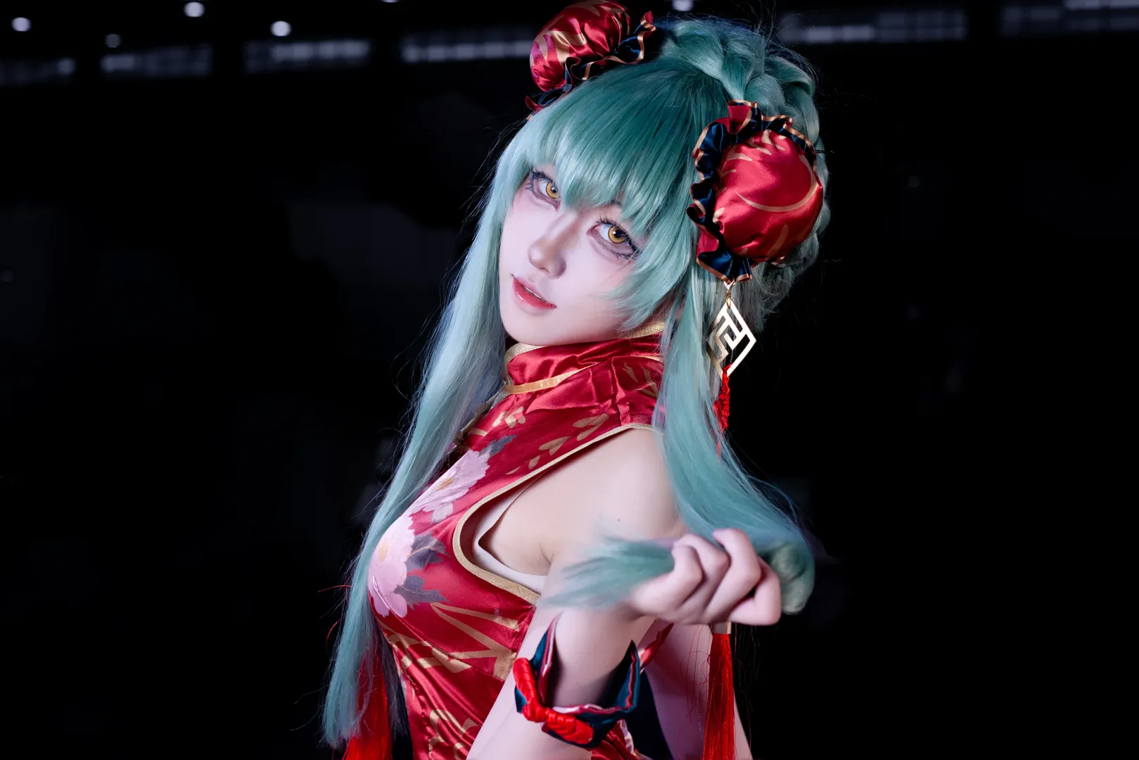【C.C.cos】反叛的鲁路修红牡丹旗袍展现国风魔女气质 - 第 6 张