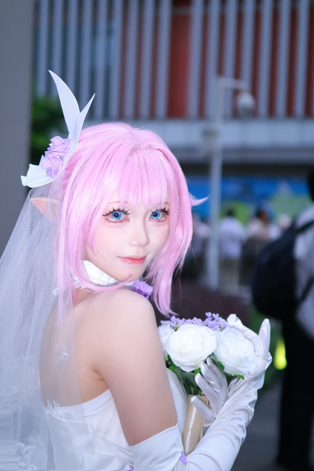 【爱莉希雅cos】亲手制作PV婚纱，定格漫展的温柔瞬间 - 第 1 张