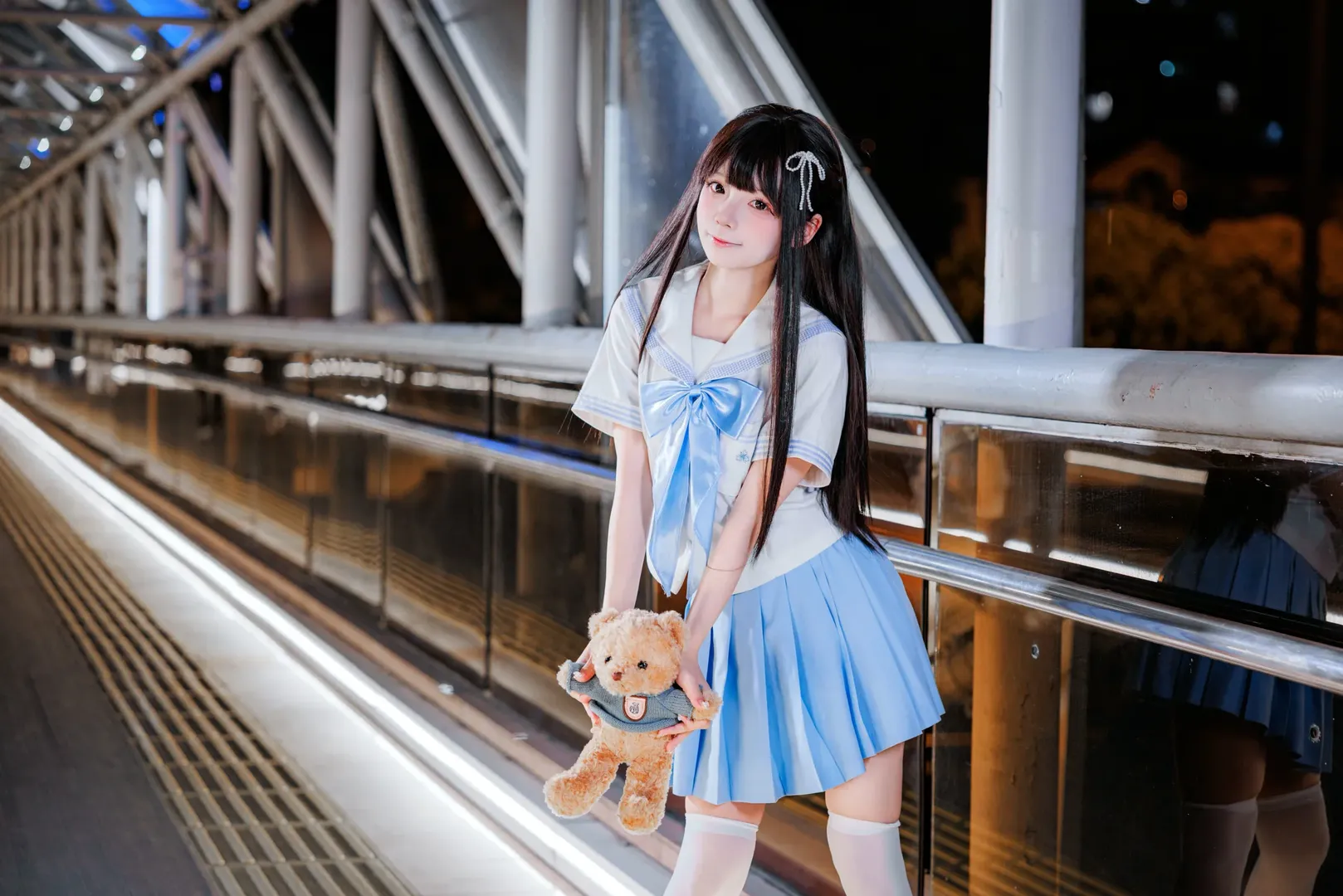 雨夜天桥的JK制服写真记录 - 第 5 张