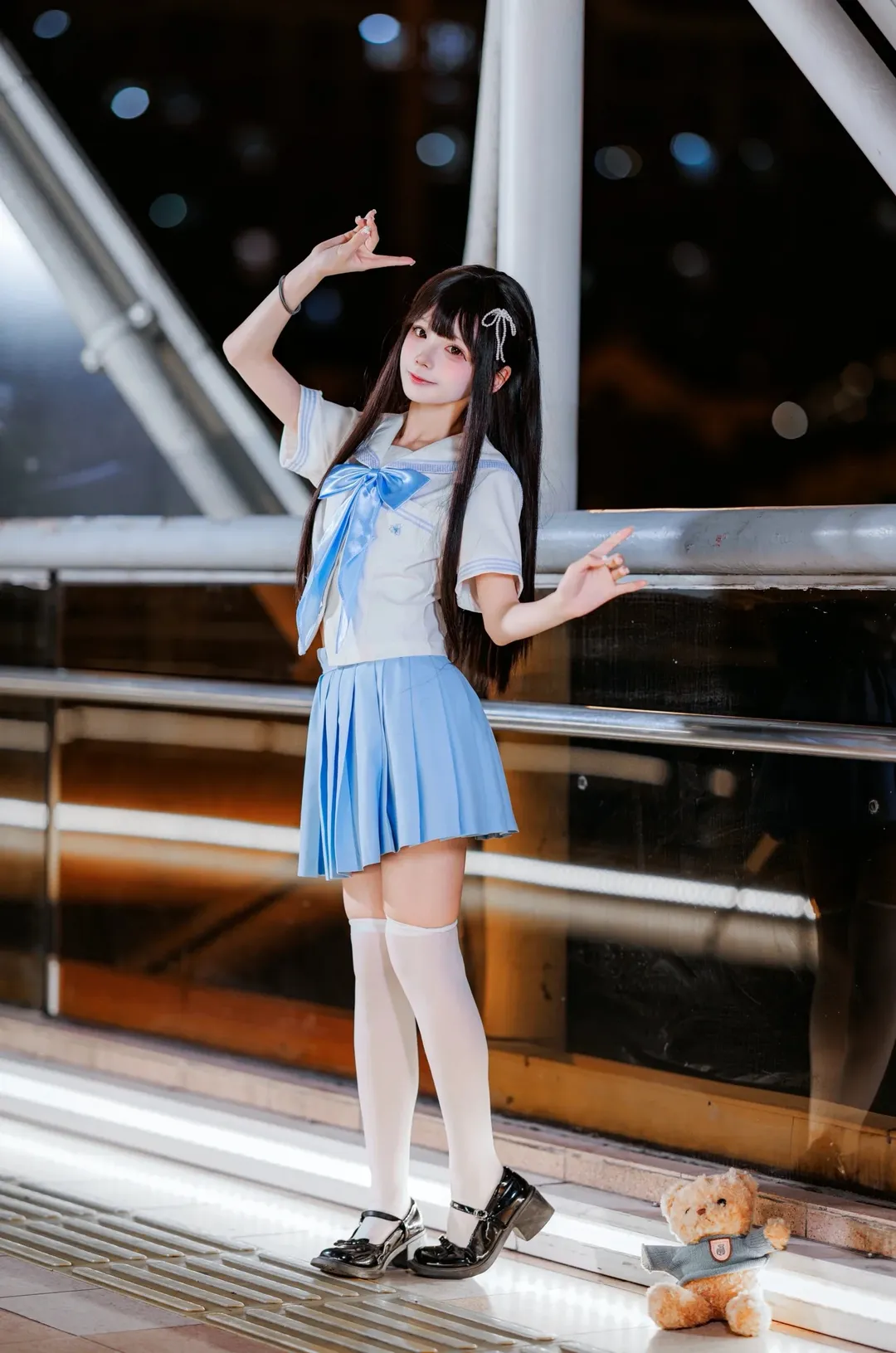 雨夜天桥的JK制服写真记录 - 第 6 张