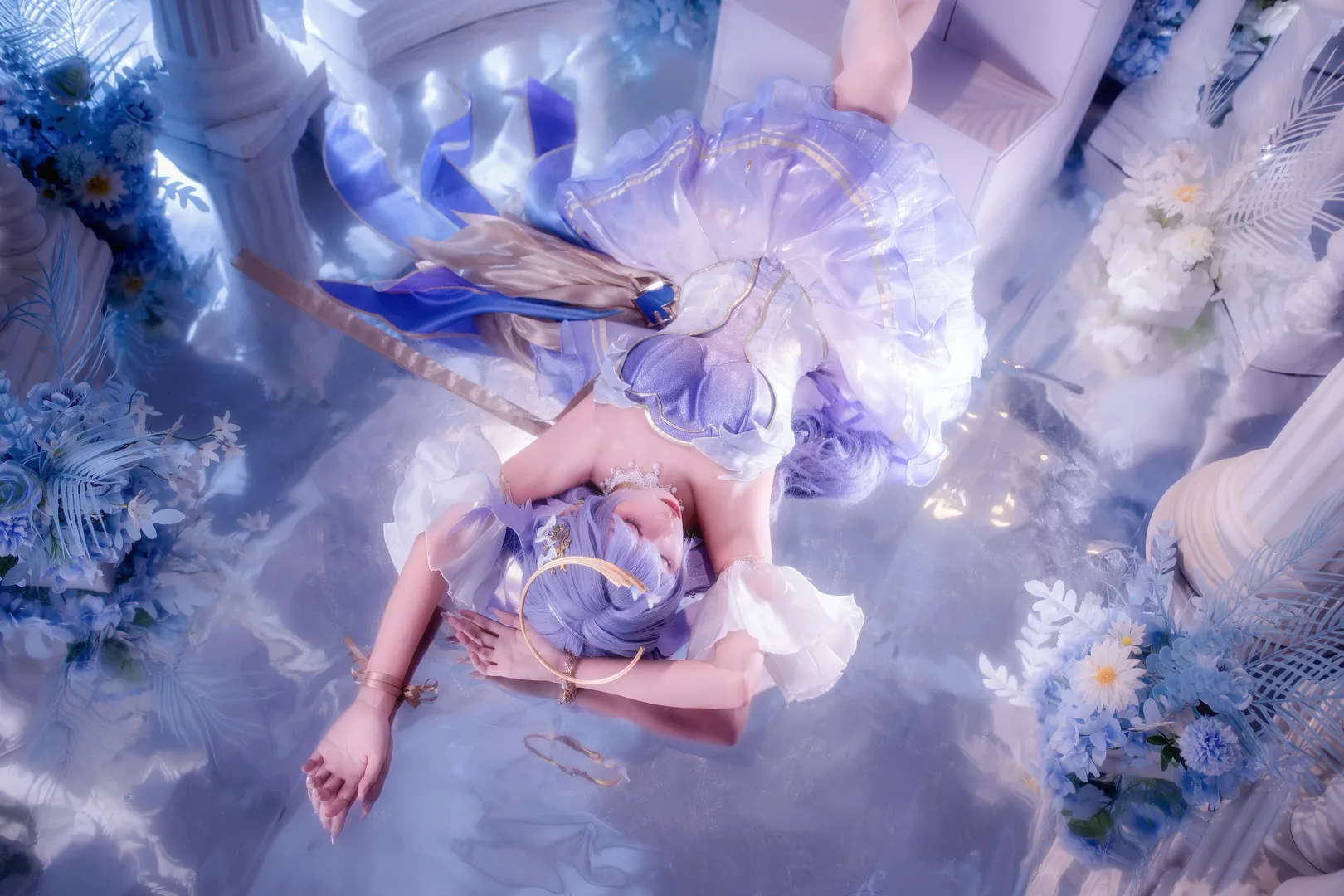 【知更鸟cos】圣心咏叹调梦幻棚拍姿势分享 - 第 3 张