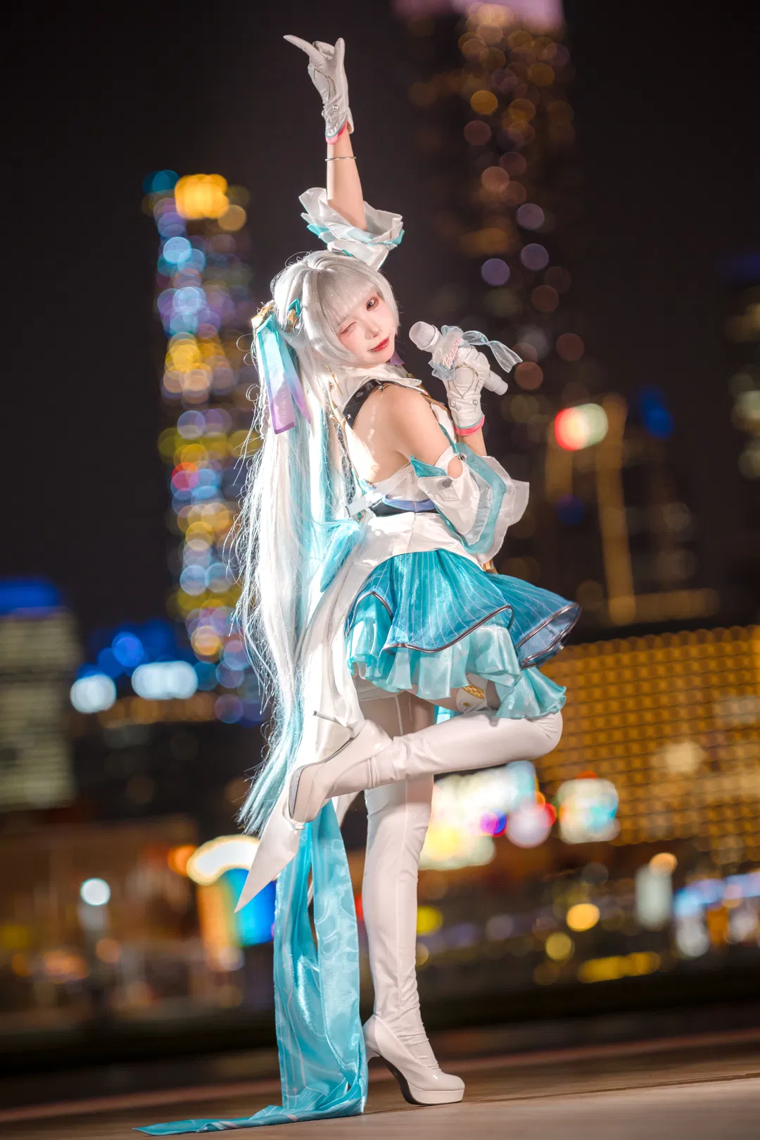【今汐cos】鸣潮小偶像夜景舞台氛围感写真 - 第 1 张