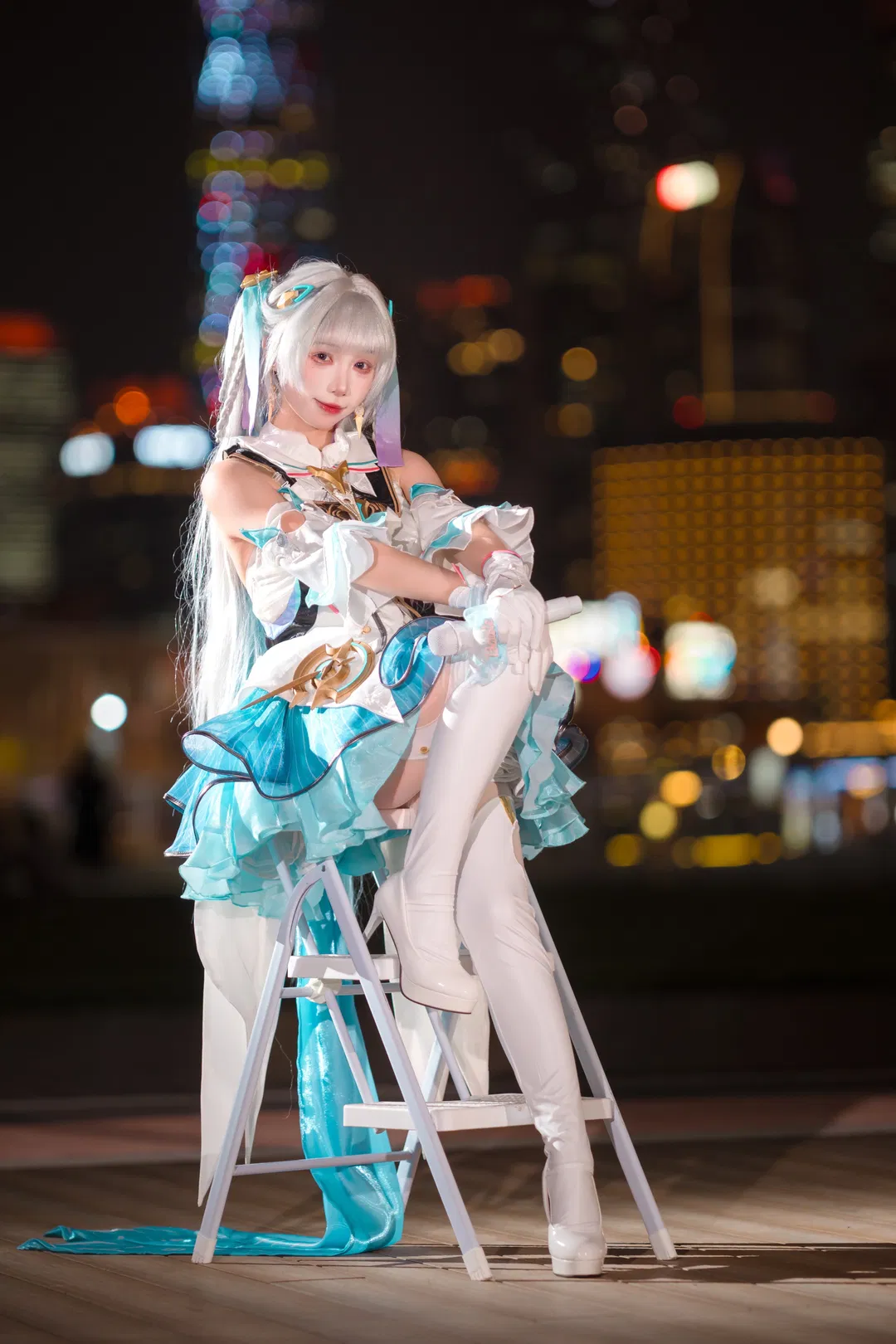 【今汐cos】鸣潮小偶像夜景舞台氛围感写真 - 第 6 张