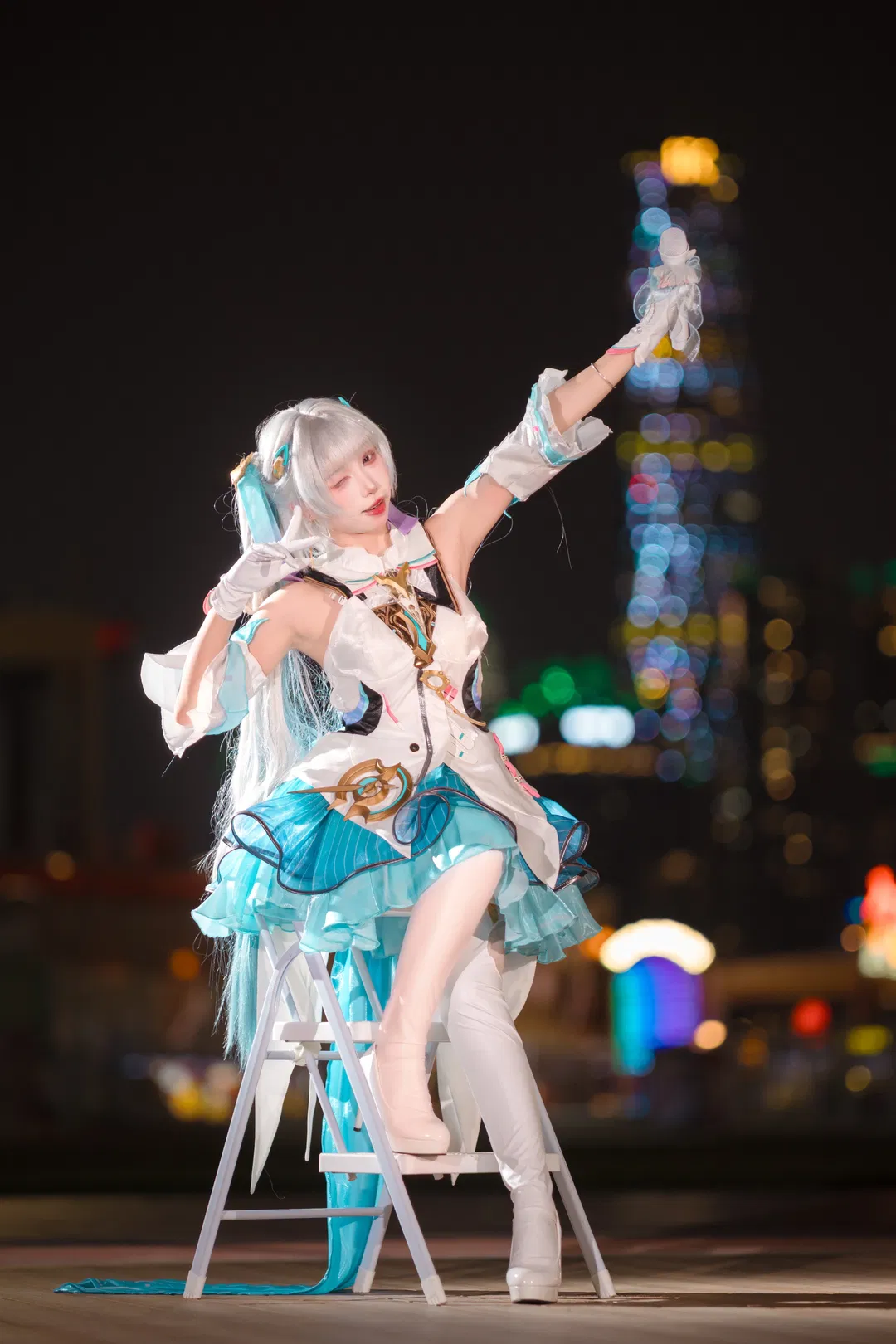 【今汐cos】鸣潮小偶像夜景舞台氛围感写真 - 第 8 张