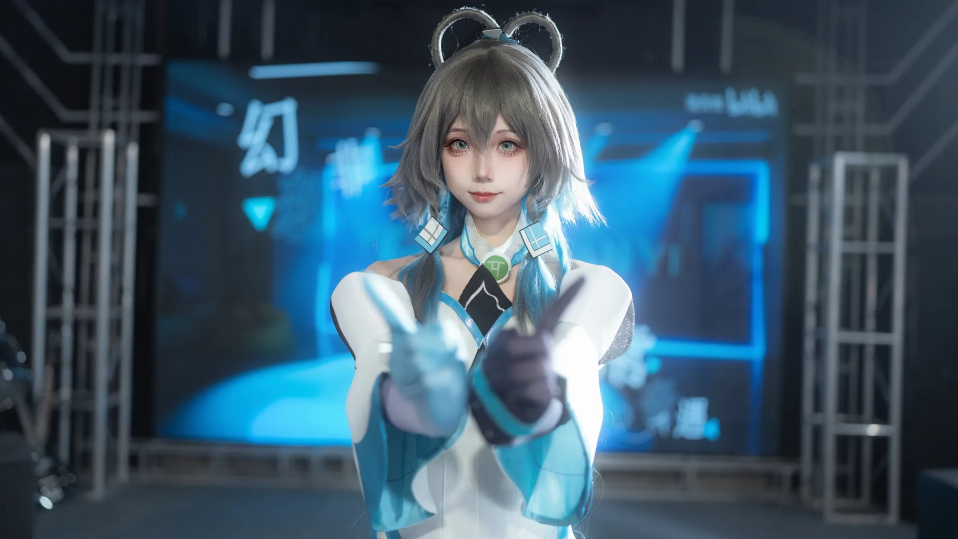 【洛天依cos】AI公式服的舞台定格瞬间 - 第 9 张