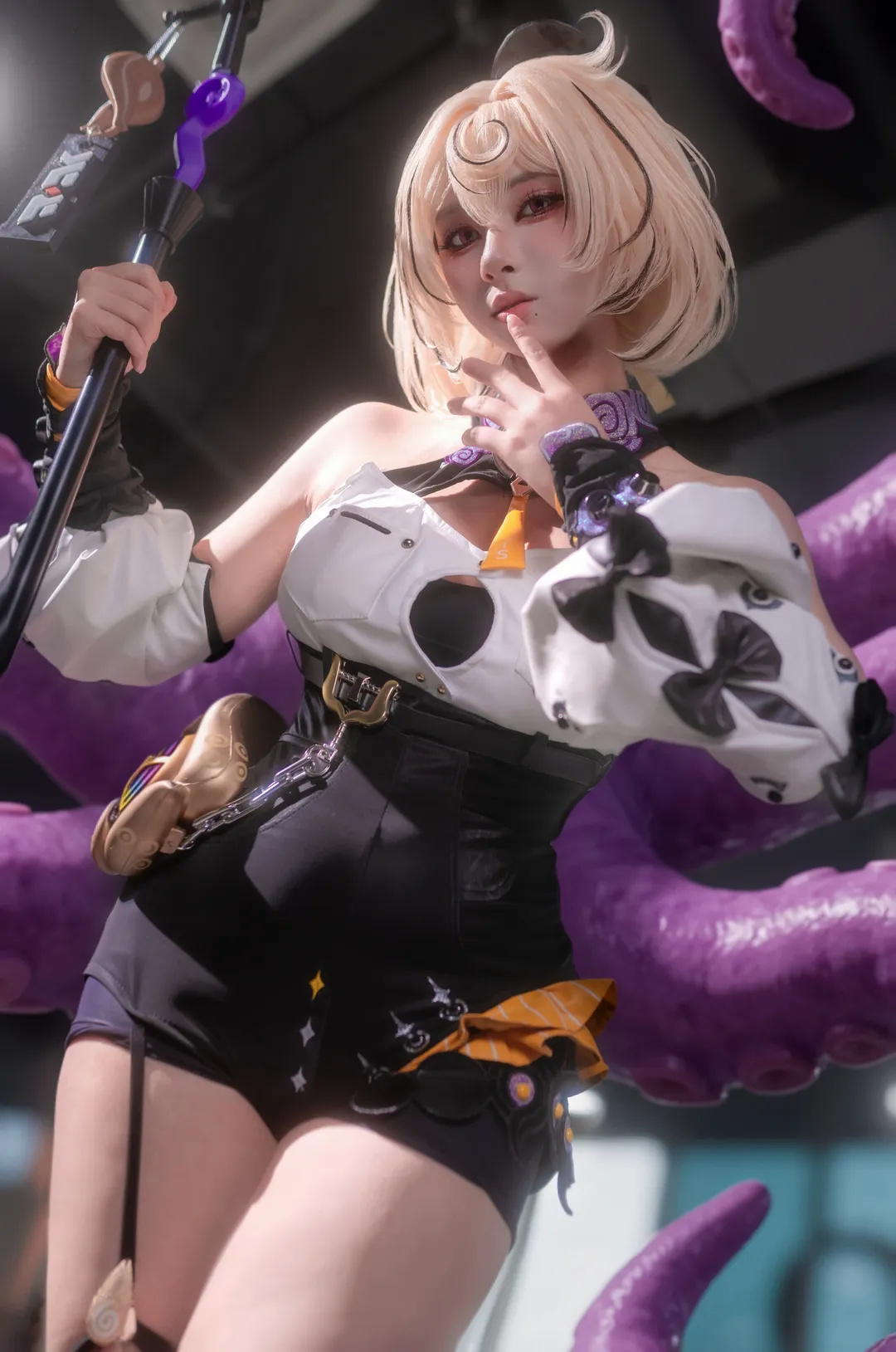 【伊德海莉cos】绝区零里缸中之脑的视觉呈现 - 第 1 张