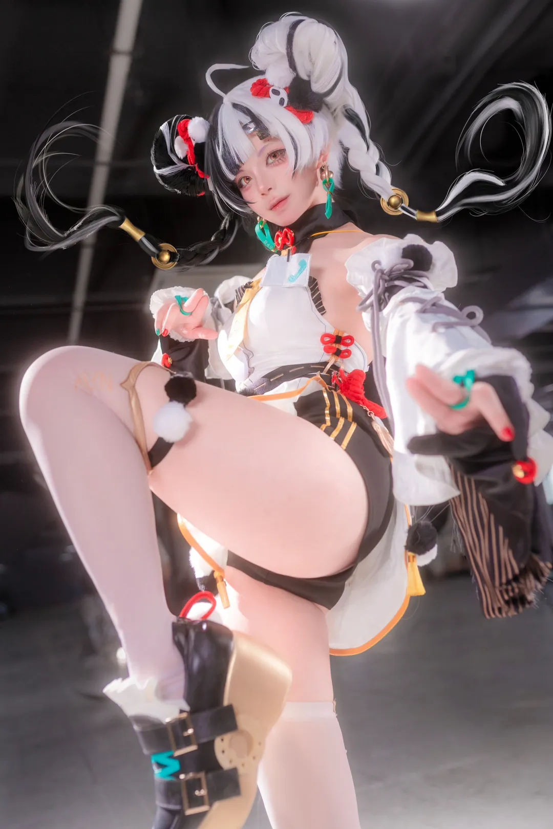 [Dialyn Cosplay] Zenless Zone Zero's functional-style stage costume is truly a test of physical strength - Image 1