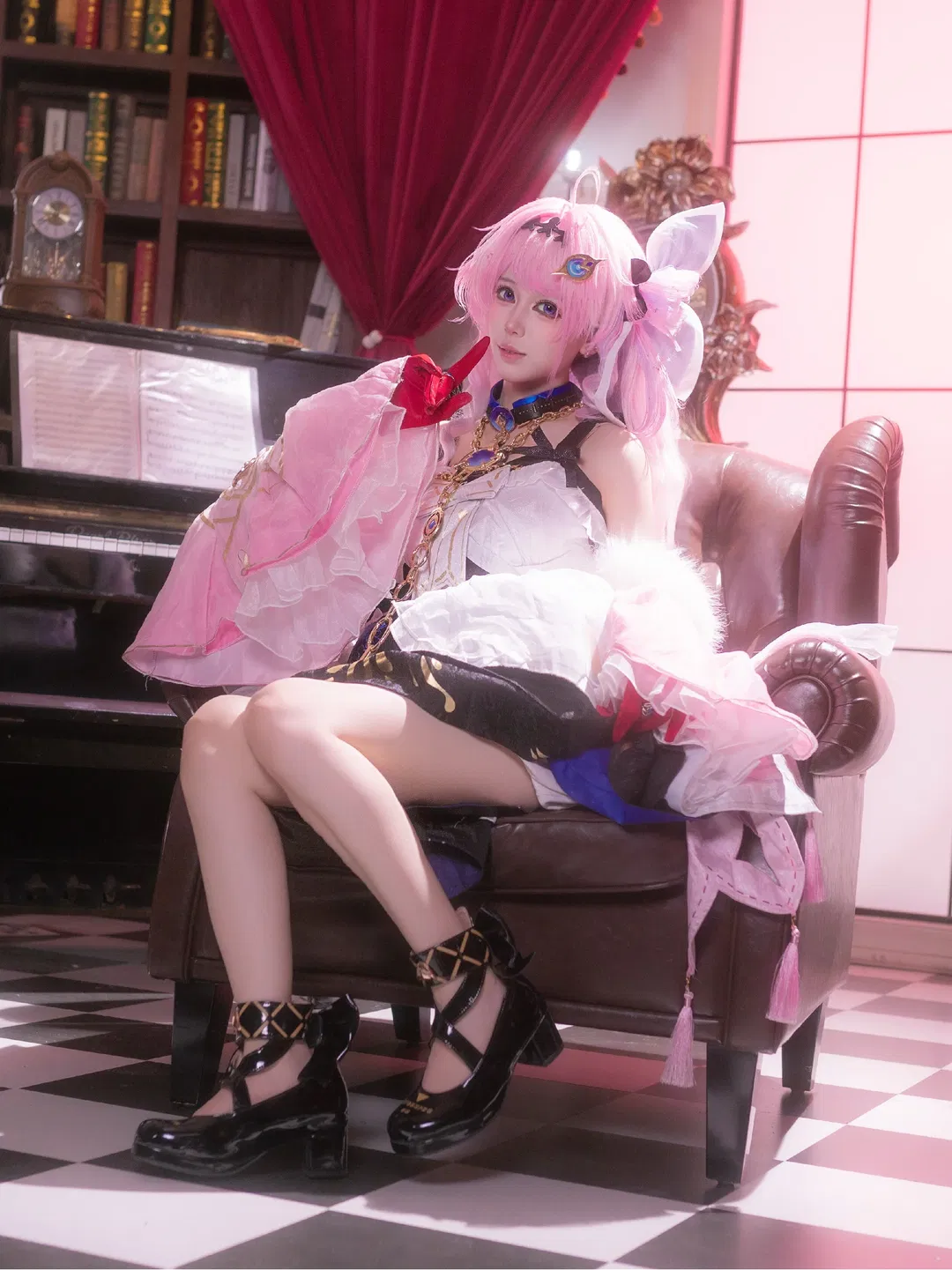 【达妮娅cos】鸣潮粉色少女的复古奇幻物语 - 第 2 张