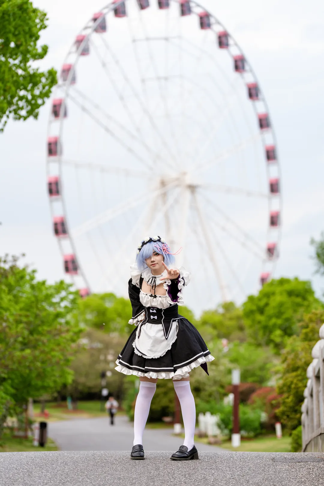 【蕾姆cos】从零开始的异世界生活 春日蓝花海中的女仆日常 - 第 6 张