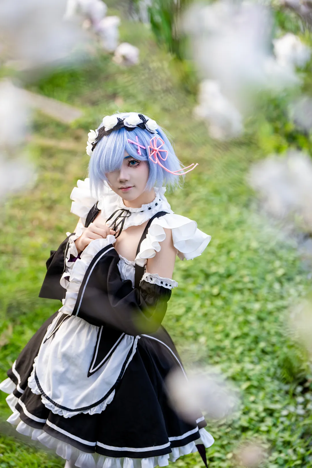 【蕾姆cos】从零开始的异世界生活 春日蓝花海中的女仆日常 - 第 9 张