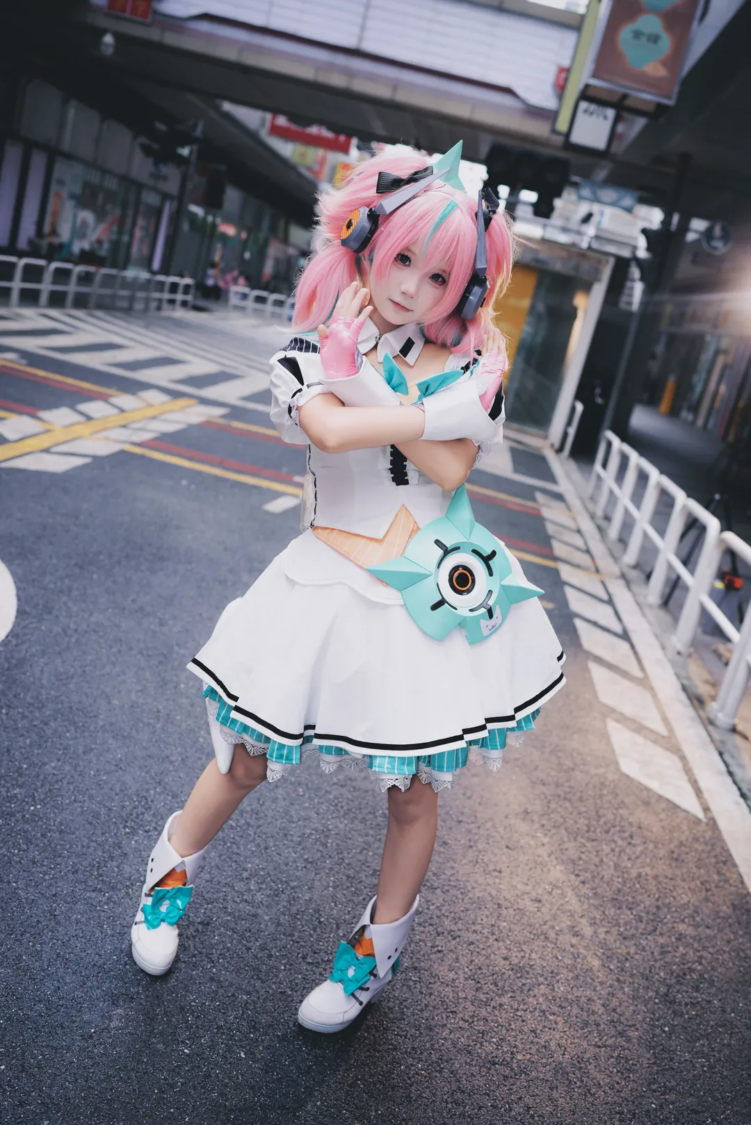 【爱芮cos】绝区零妄想天使的街头出击 - 第 4 张