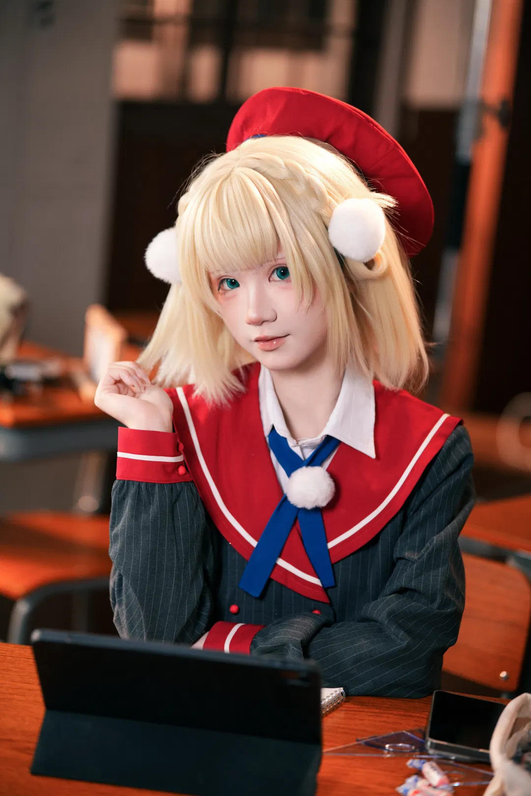 时雨羽衣cos 条纹水手服与红袜长筒袜的教室日常 - 第 2 张