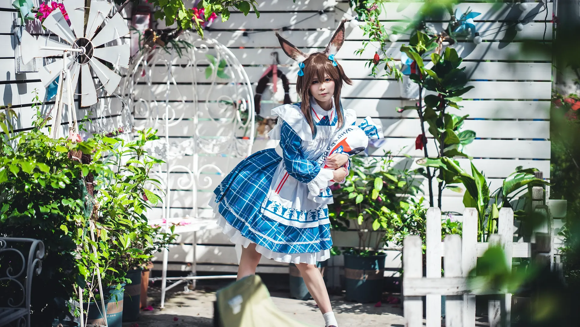 【阿米婭cos】明日方舟阿米婭外景正片，特寫與兔兔全都要 - 第 3 張