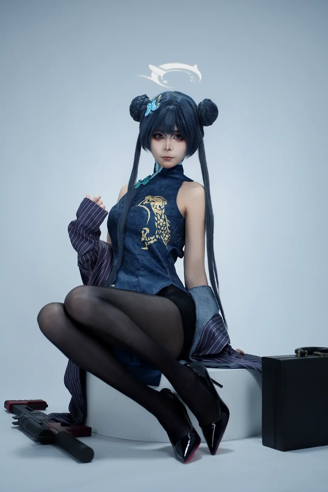 【龙华妃咲cos】蔚蓝档案龙华妃咲，黑丝旗袍与红底鞋的冷艳特工 - 第 3 张