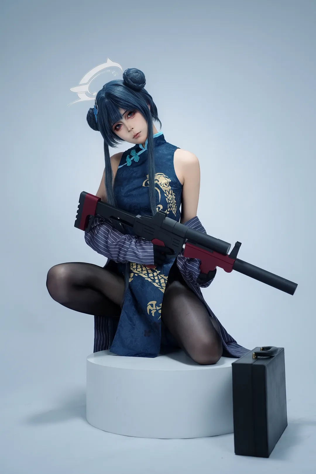 [Ryuge Kisaki cosplay] Blue Archive Qipao paired with firearms, a cold and glamorous agent's studio photo record