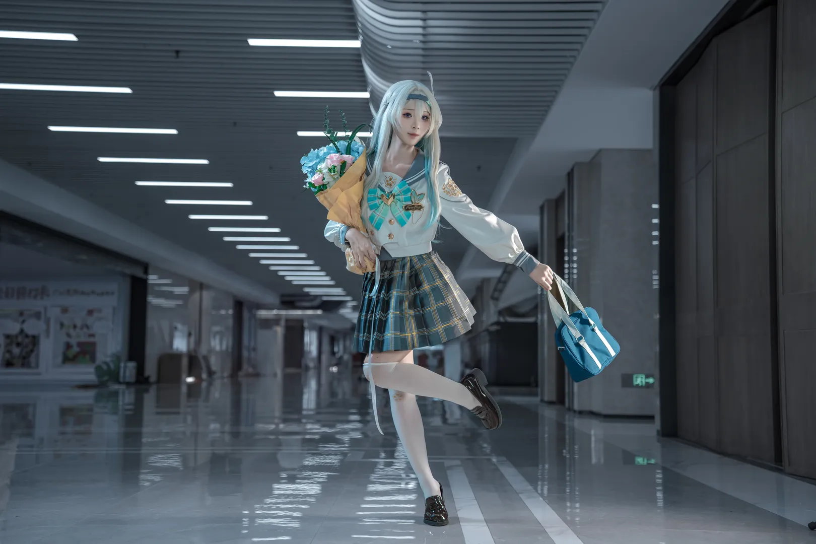 【流萤cos】换上制服来一场商场里的轻盈跳跃 - 第 2 张