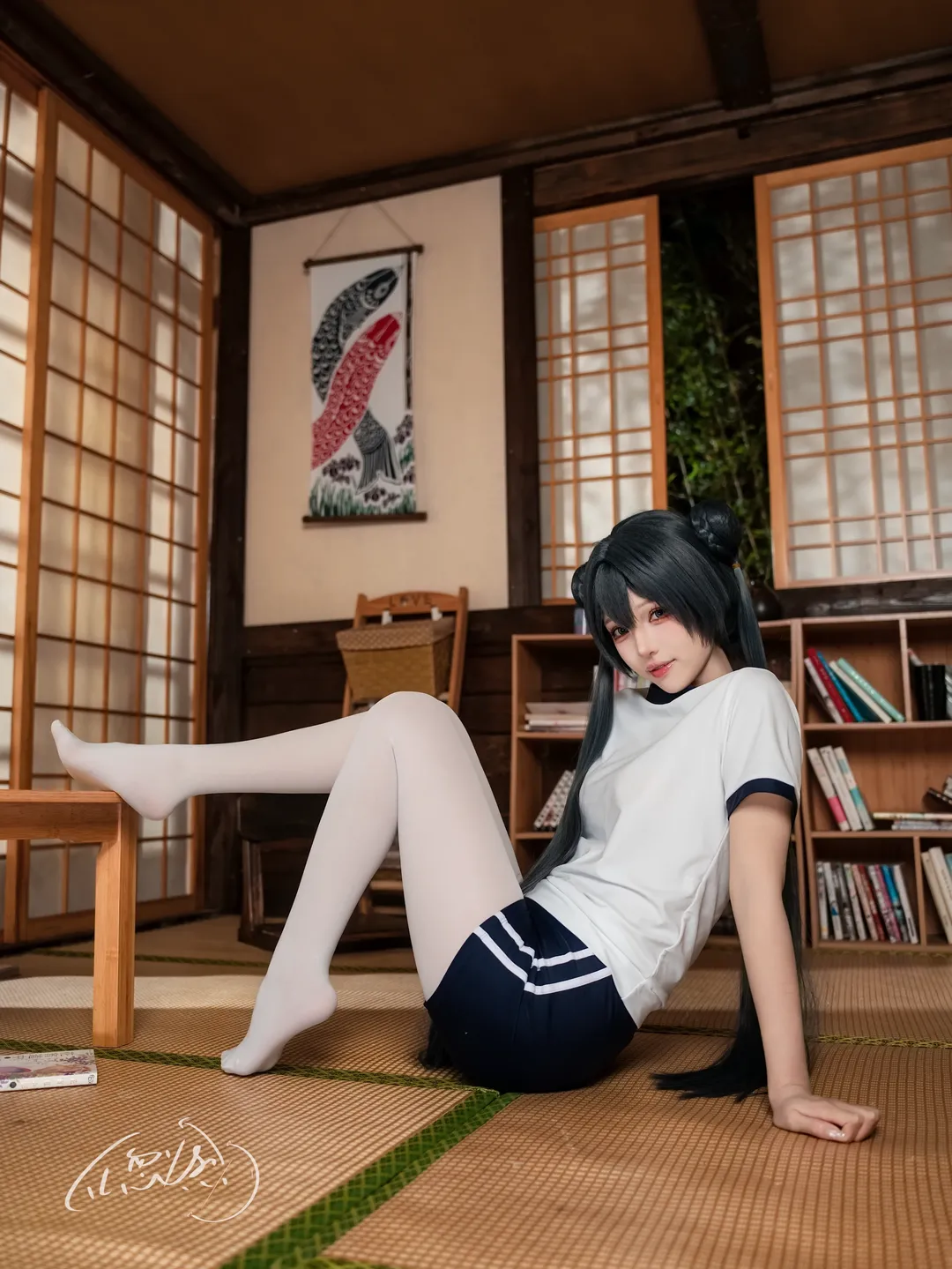 【龙华妃咲cos】蔚蓝档案夏日和室里的慵懒运动风 - 第 4 张