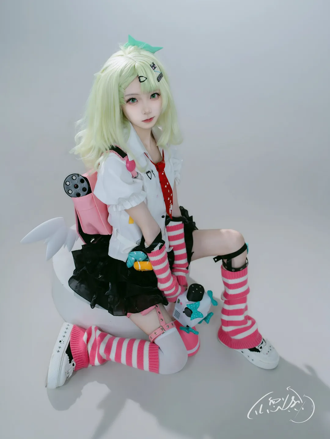 【千夏蕾咪cos】粉白条纹袜与红波点领带的甜妹棚拍记录 - 第 2 张