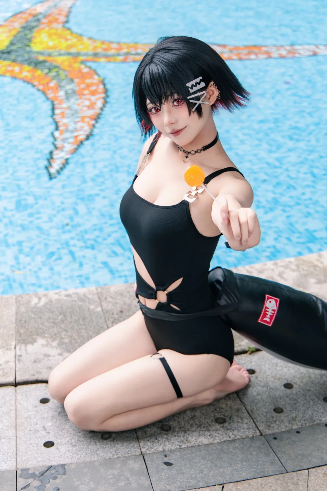 【艾莲cos】绝区零泳池拍摄记录，和鲨鱼尾巴一起清凉一夏 - 第 4 张