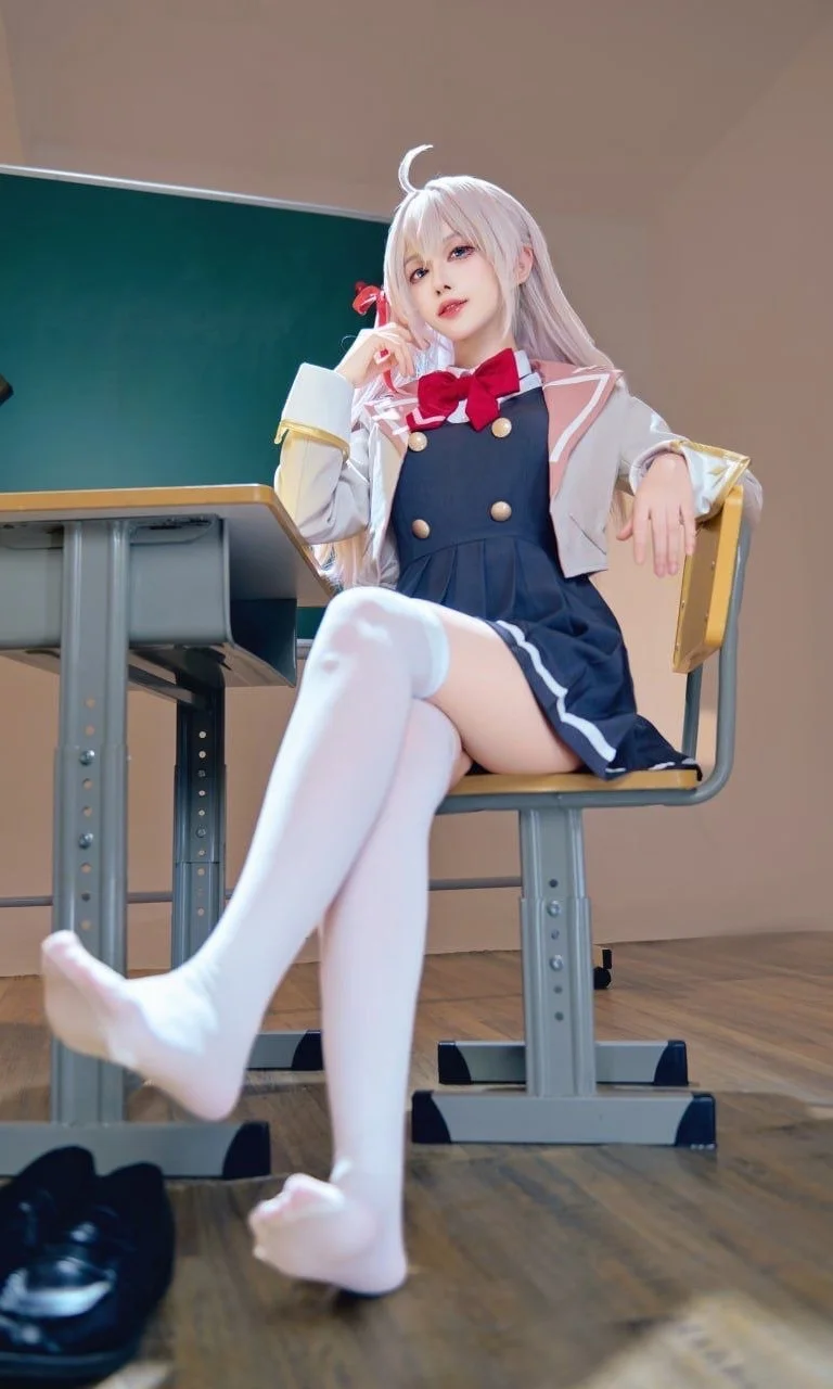 【艾莉同学cos】下课后的松弛时刻，顺便学两句俄语 - 第 3 张