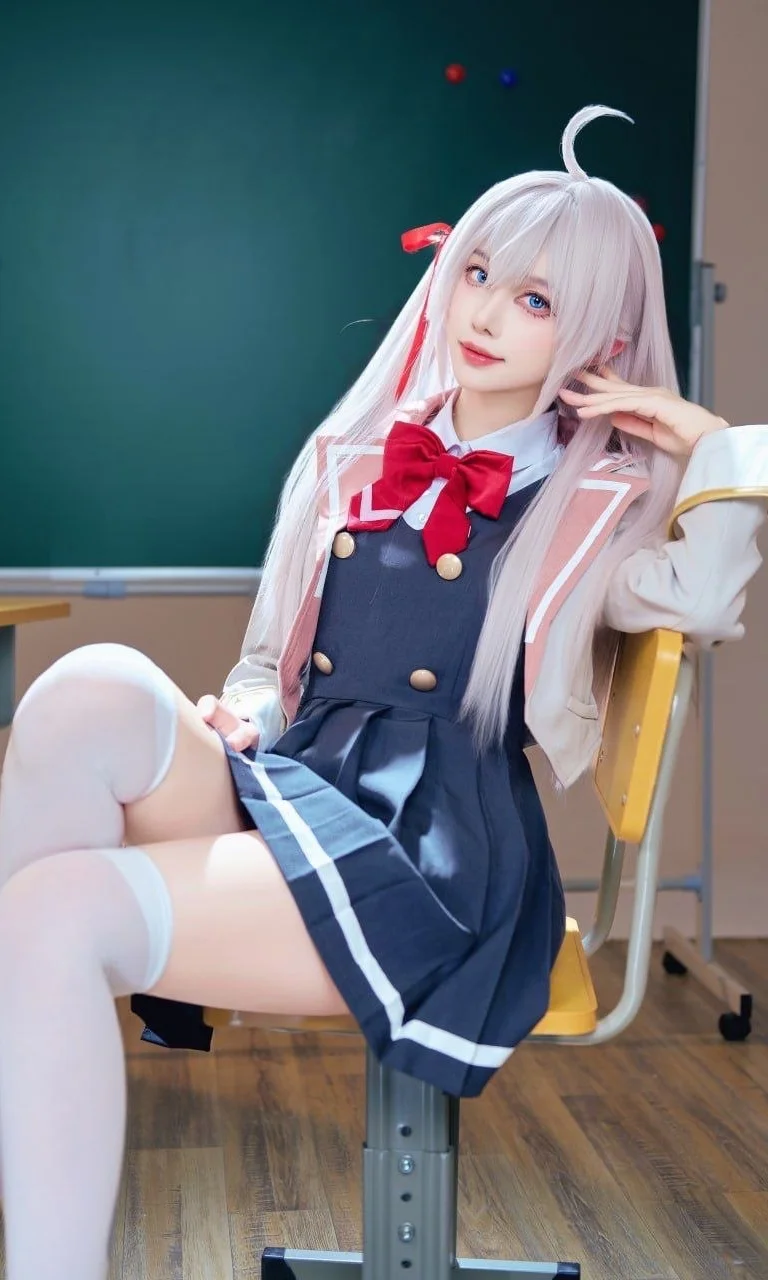 【艾莉同学cos】下课后的松弛时刻，顺便学两句俄语 - 第 5 张
