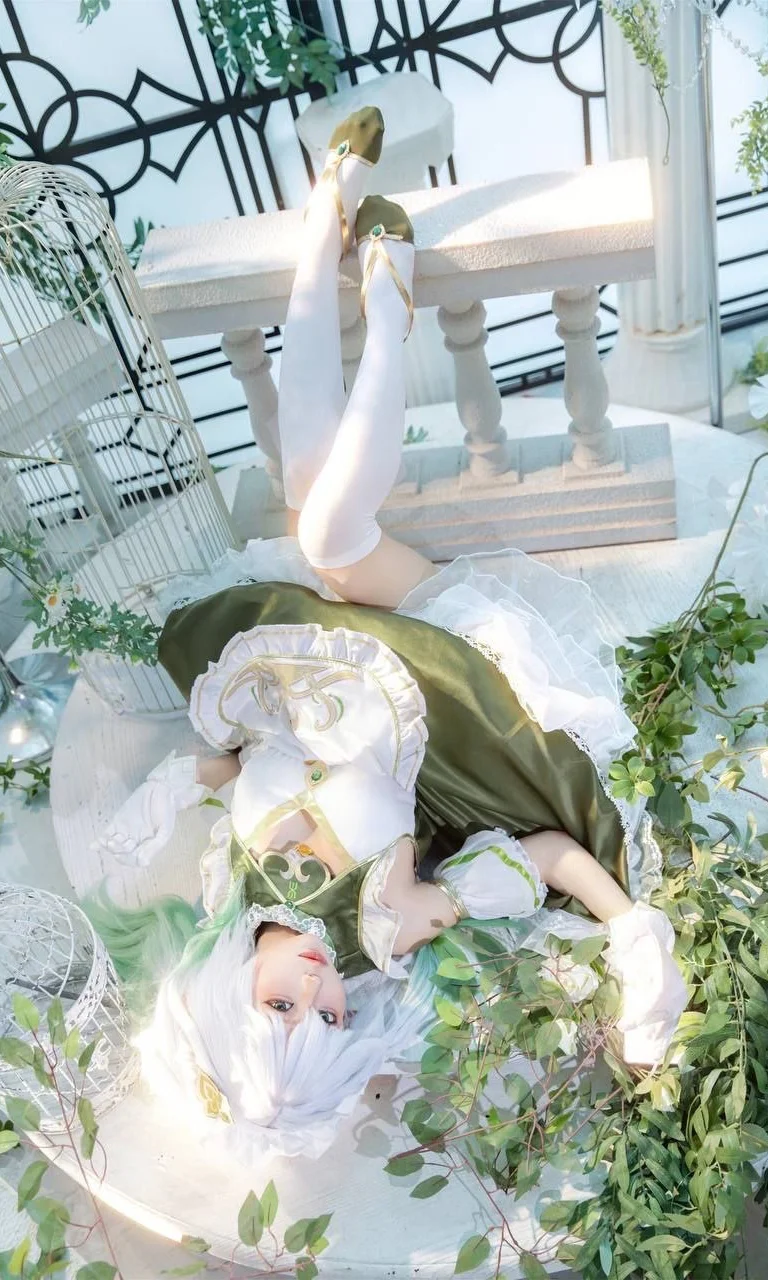 【纳西妲cos】原神里的智慧小草神，换上女仆装享受午后阳光 - 第 3 张